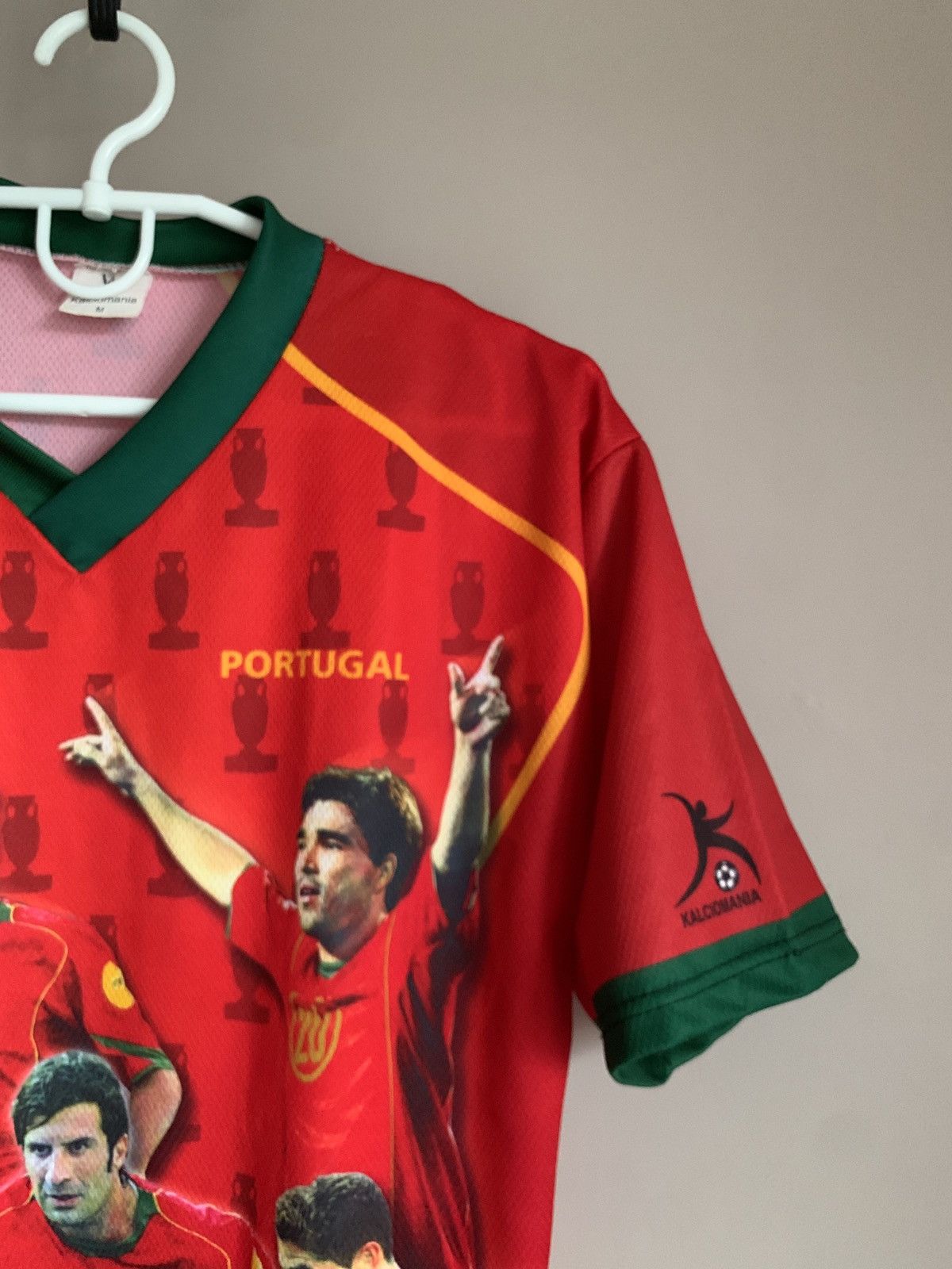 Vintage Portugal 2004 Euro Football Shirt Retro Soccer Jersey Sz M Size US M / EU 48-50 / 2 - 4 Thumbnail