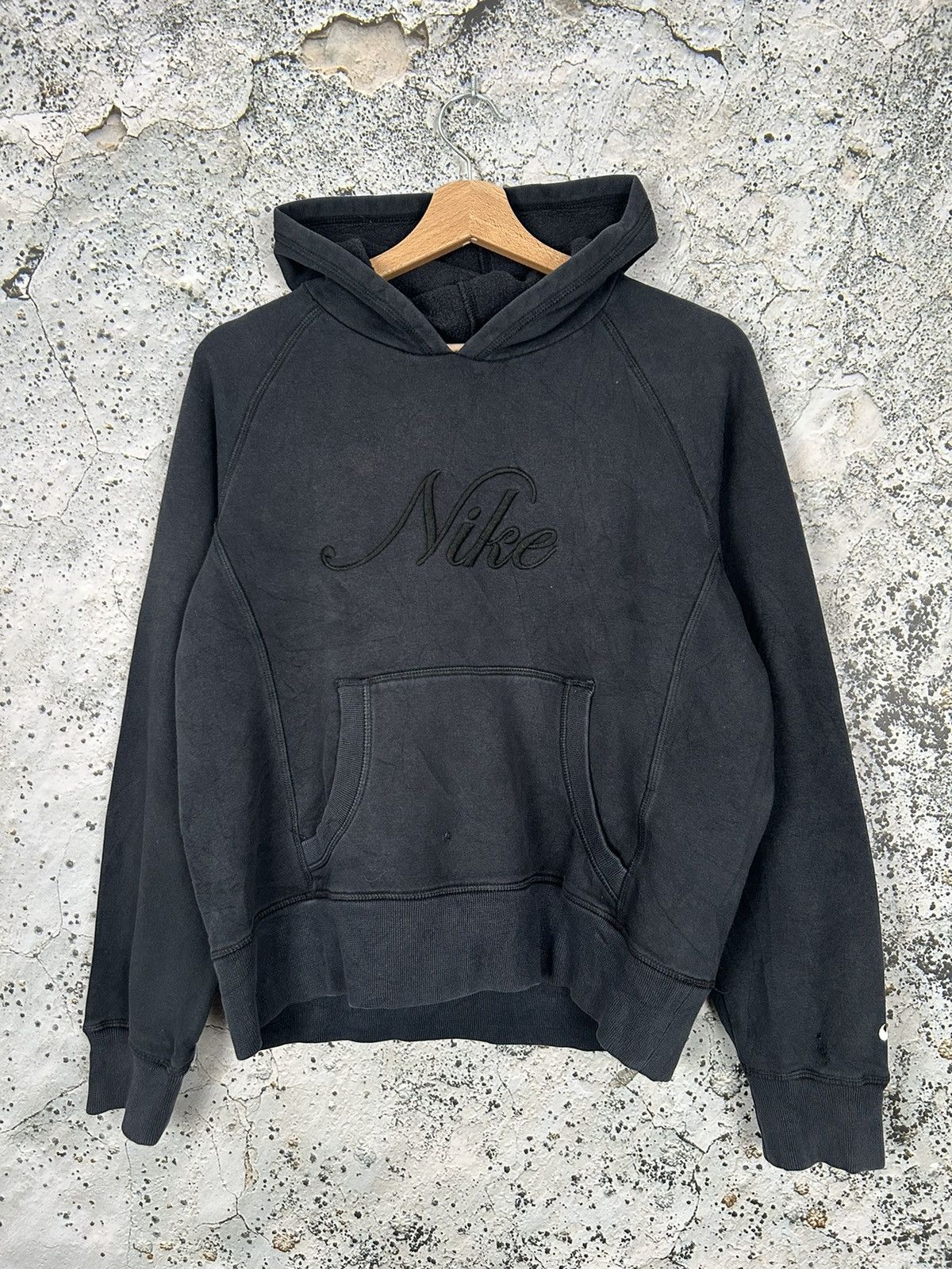 Nike × Vintage Vintage Nike Y2K Center Logo Swoosh Black Hoodie Hype Skate Size US S / EU 44-46 / 1 - 1 Thumbnail