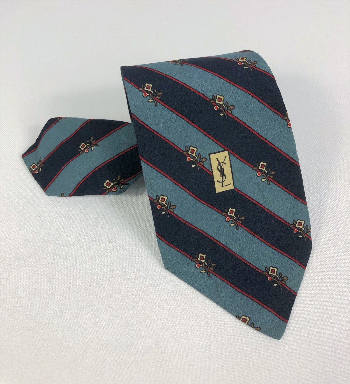 Yves Saint Laurent Rare Vintage Yves Saint Laurent YSL Silk Tie Made in Italy Size ONE SIZE - 9 Thumbnail