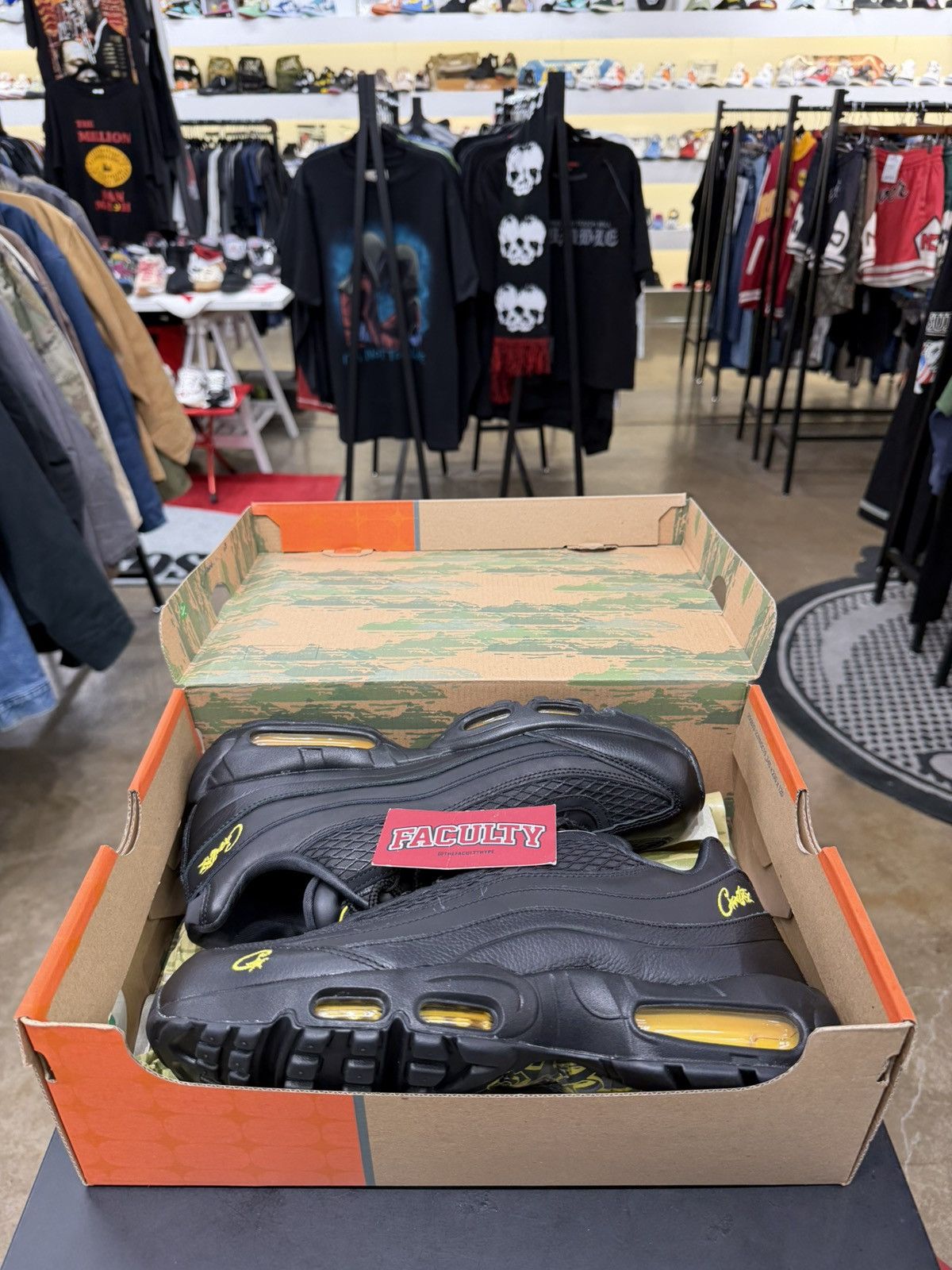 Corteiz × Nike Nike Air Max 95 Corteiz Honey Black Size 11 (2025) Size US 11 / EU 44 - 11 Thumbnail