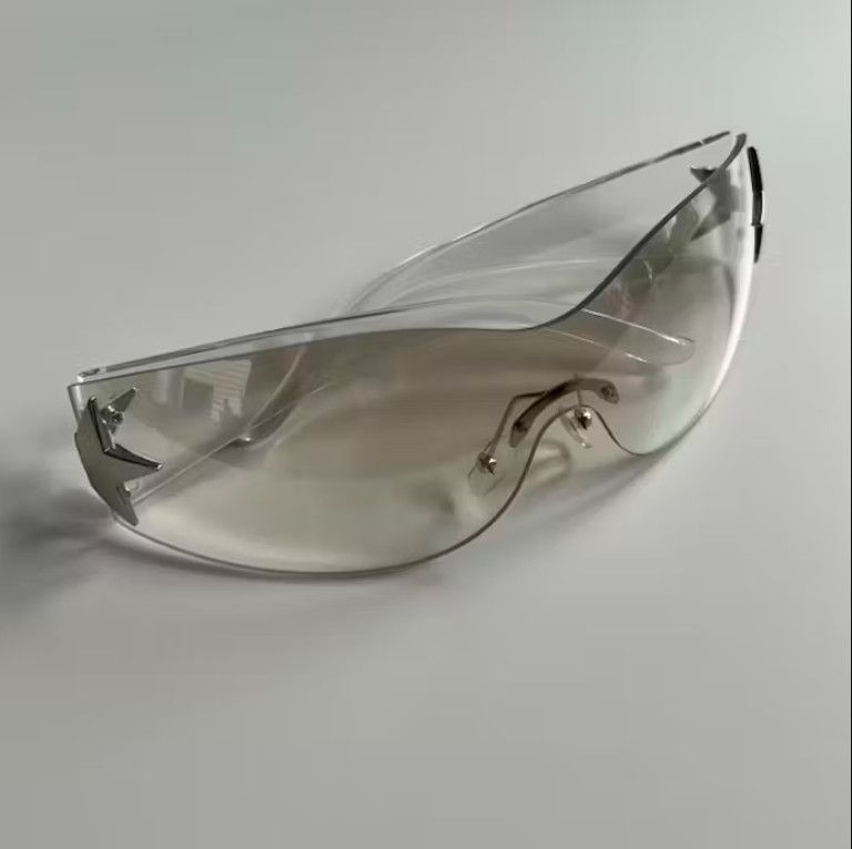 Designer Y2K 2000s vintage clear gradient frameless star sunglasses Size ONE SIZE - 1 Thumbnail