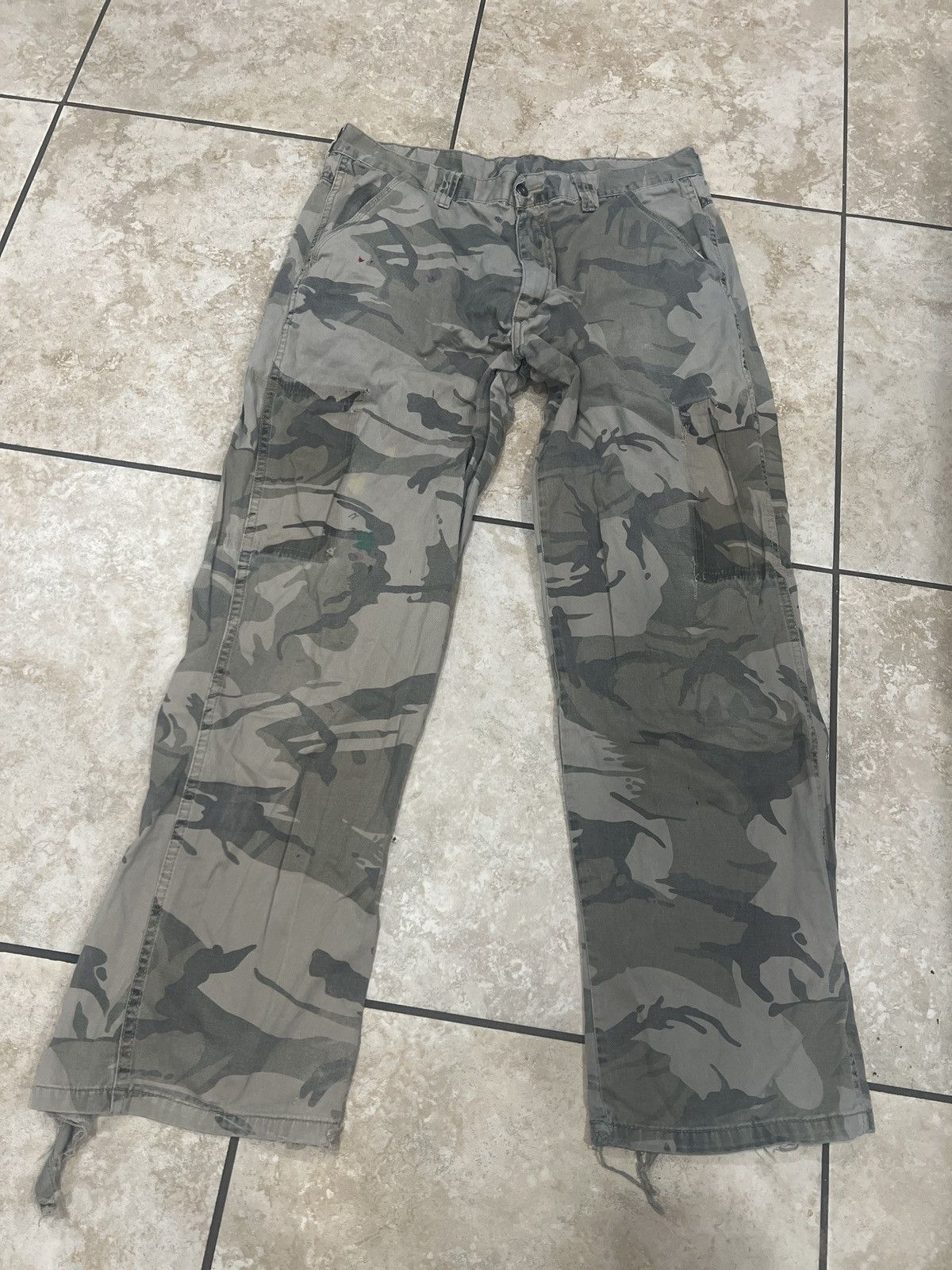Wrangler uncargoed Camo pants🩶 Size US 34 / EU 50 - 1 Thumbnail
