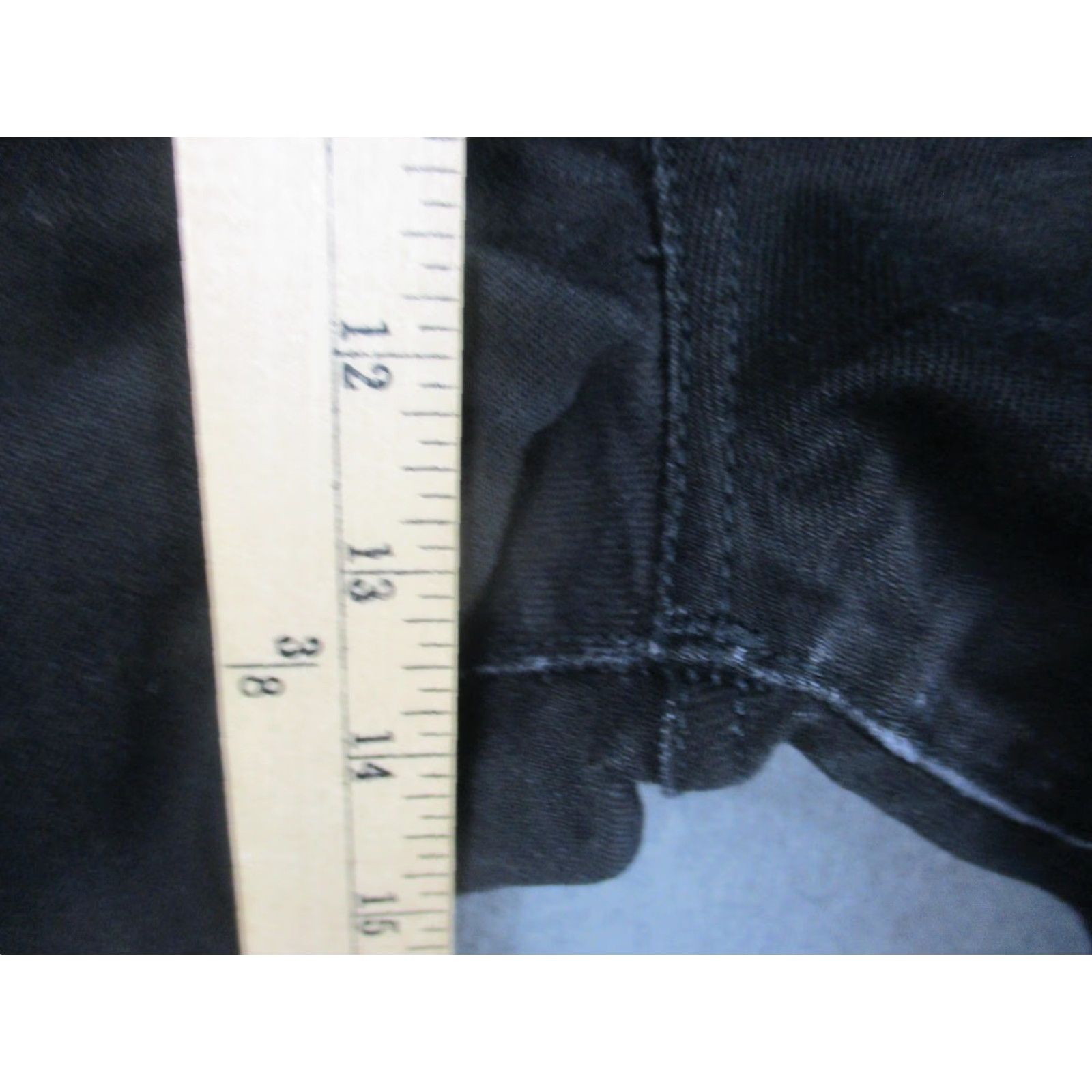 Levi's VINTAGE Levi's 501 Jeans Mens 41x32 Black Button Fly Denim 100% Cotton Straight Leg Leather Back Patch Red Tab Pockets Mens Size US 40 / EU 56 - 4 Thumbnail