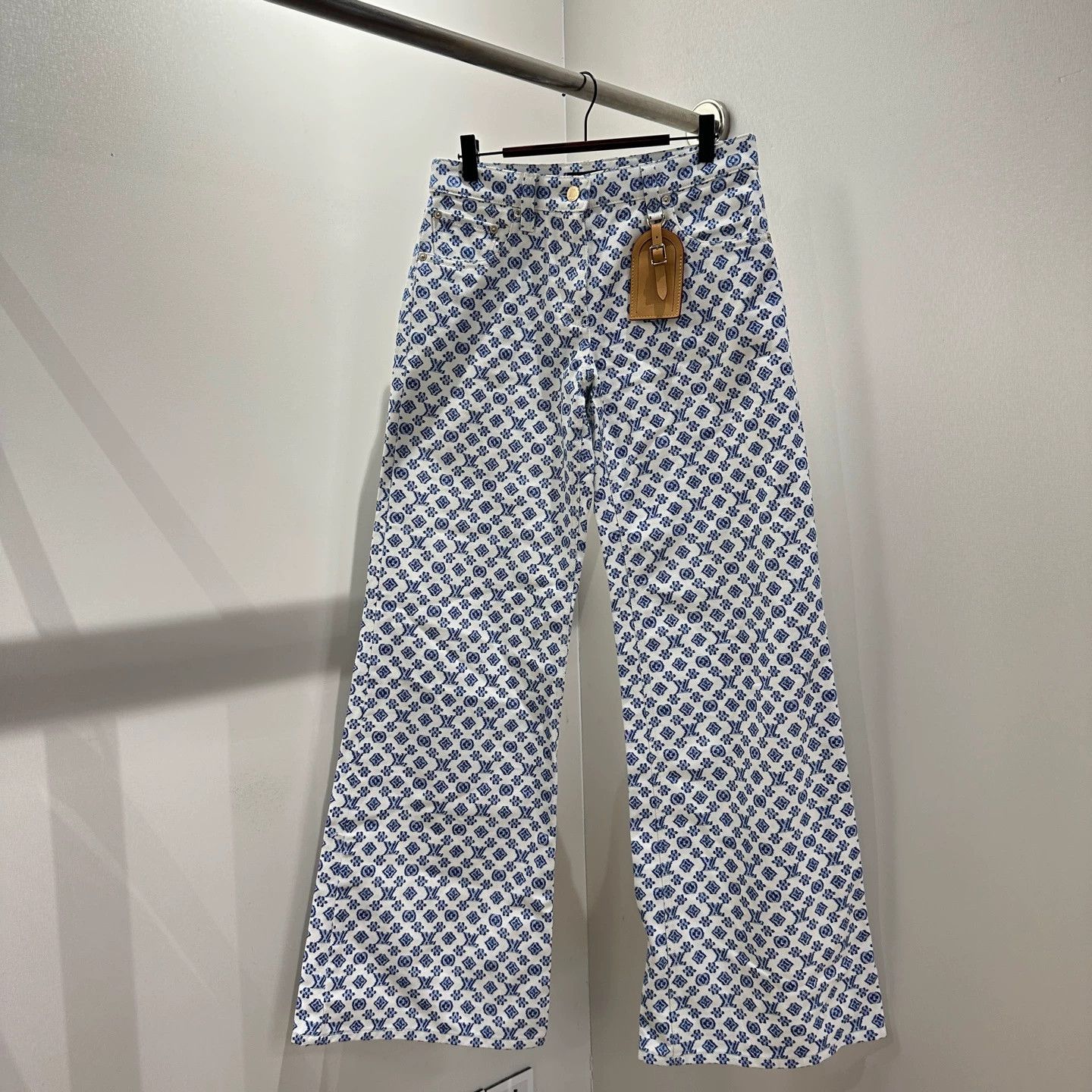 Louis Vuitton Louis Vuitton Blue/White Full LV Leather Jeans 36 Cotton Size 26" / US 2 / IT 38 - 1 Thumbnail