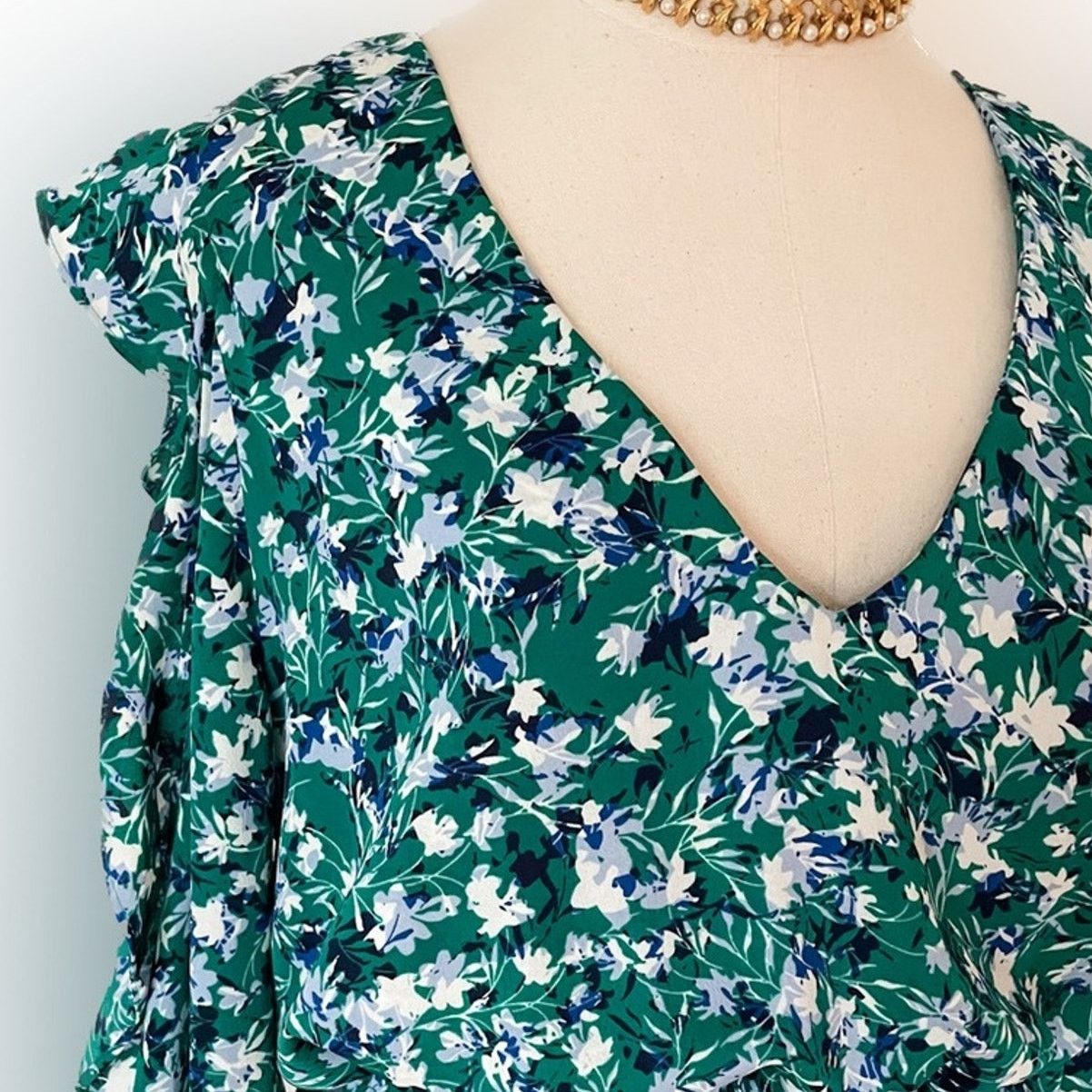 MISA Los Angeles MISA LA Floral Ruffle Cold Shoulder Tiered Maxi Dress M Size M / US 6-8 / IT 42-44 - 4 Thumbnail