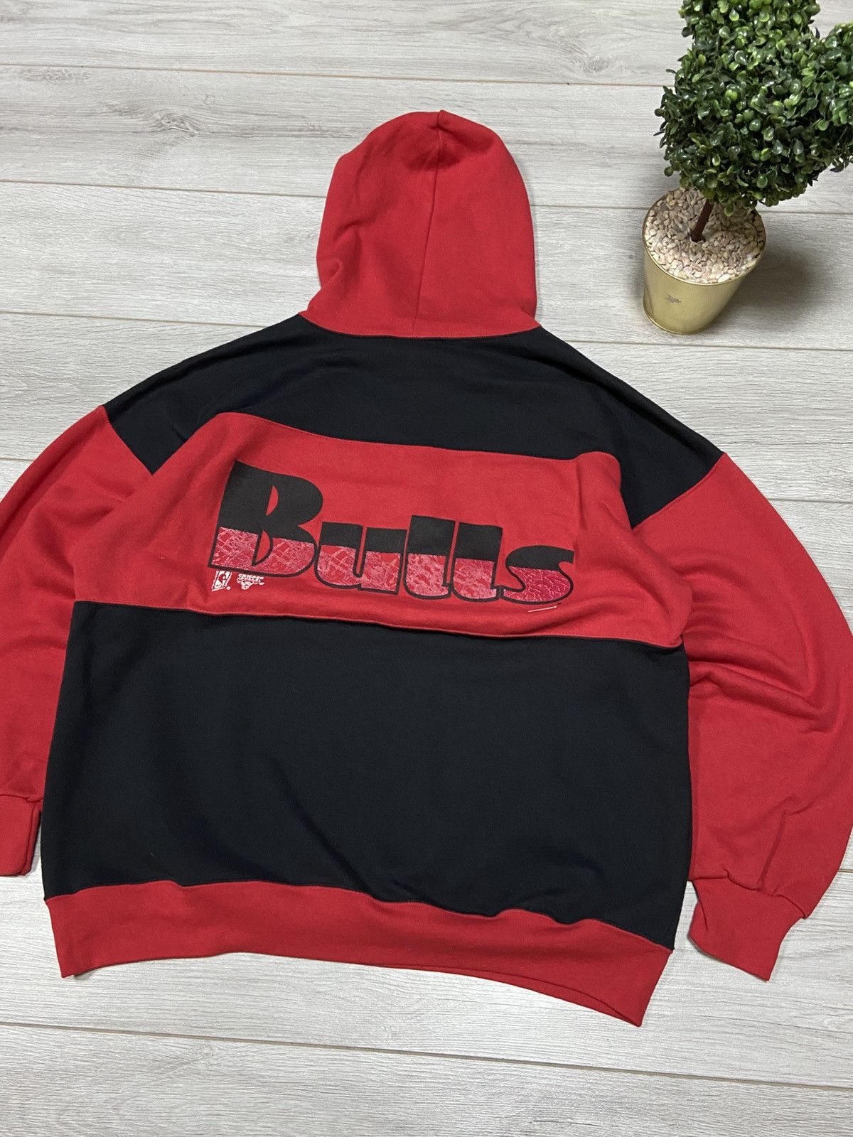NBA NBA Chicago Bulls made in USA hoodie vintage Size US XL / EU 56 / 4 - 8 Thumbnail