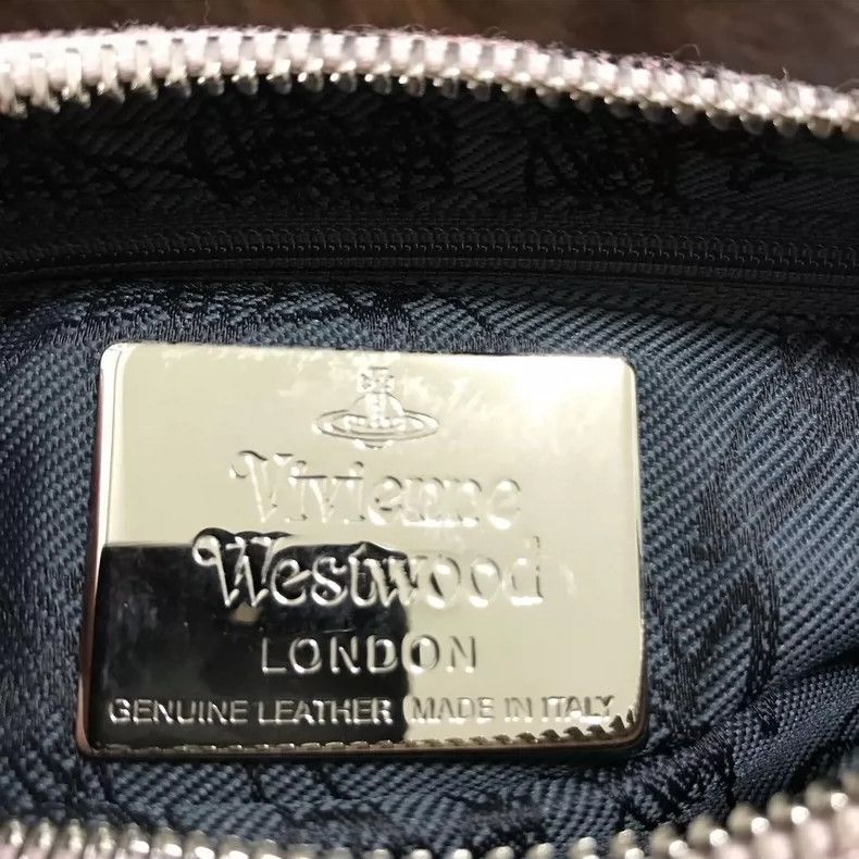 Vivienne Westwood Vivienne Westwood size os Pink checkered letter graffiti cr Size ONE SIZE - 7 Thumbnail