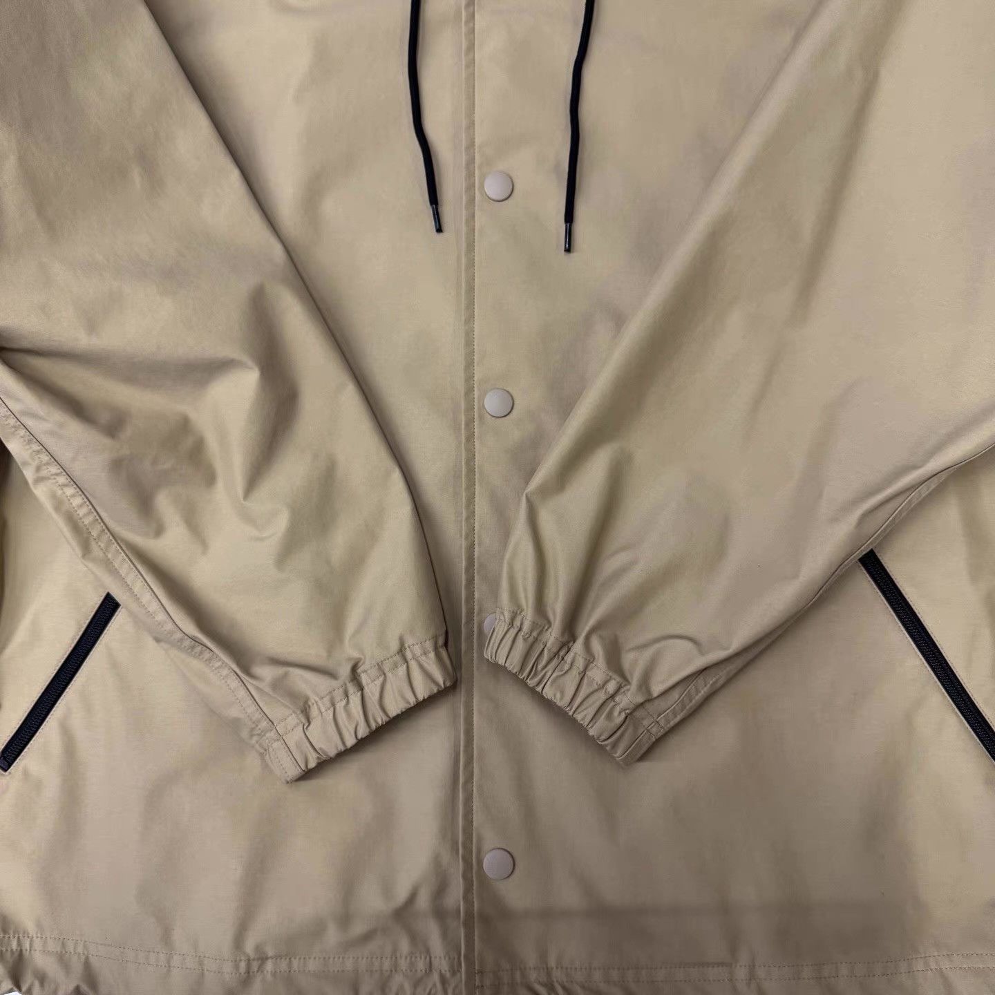 Balenciaga Balenciaga Khaki Large Logo Waterproof Trench Coat Q10 Size US L / EU 52-54 / 3 - 3 Thumbnail