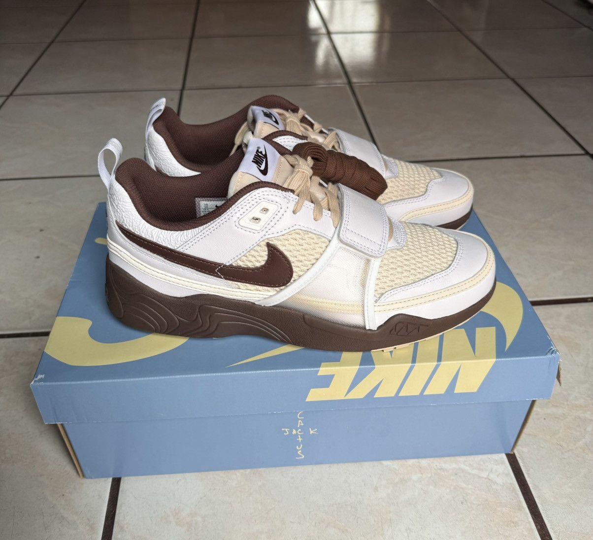Travis Scott Nike Travis Scott Zoom Field JAXX Size US 10 / EU 43 - 1 Thumbnail