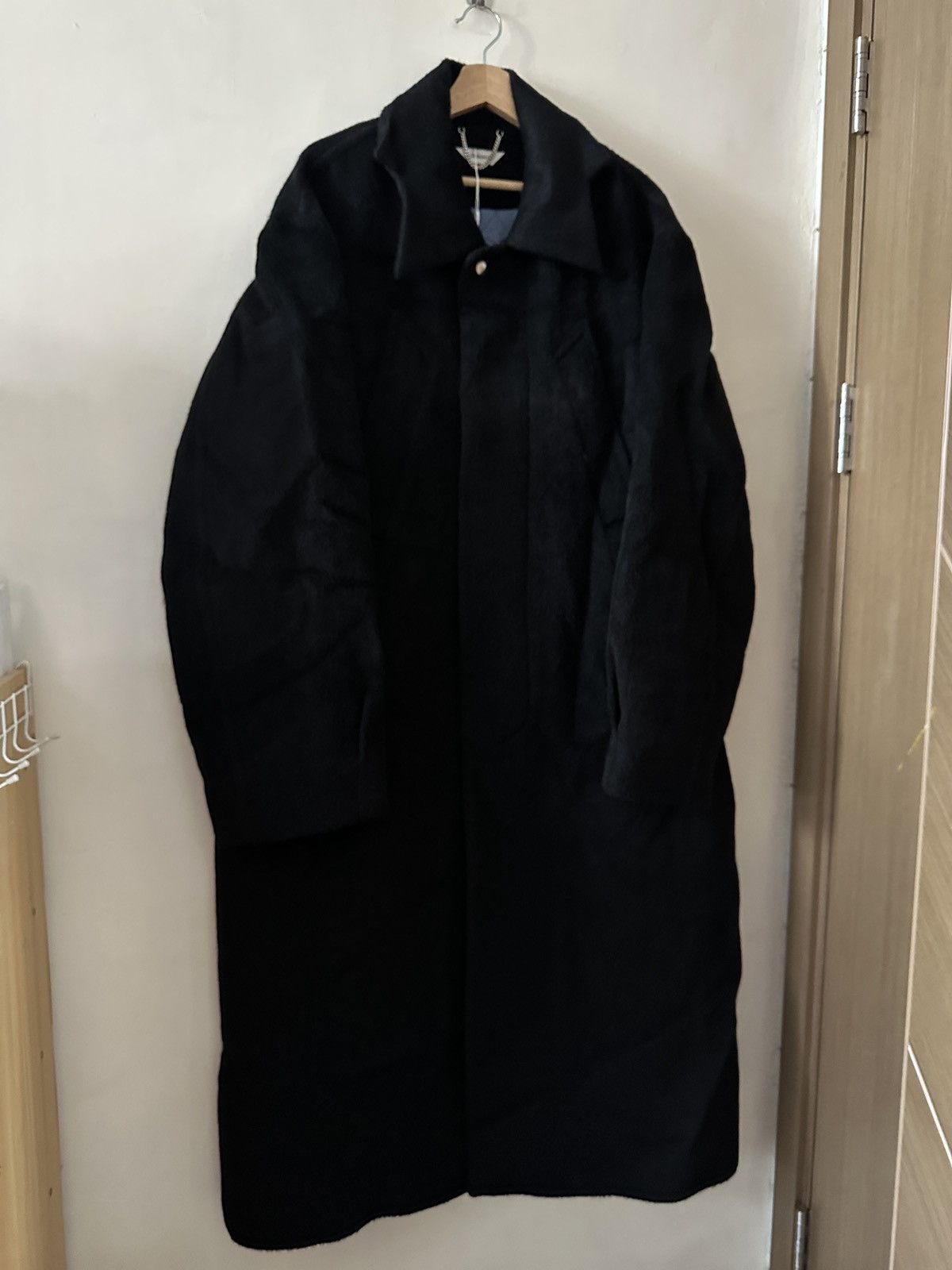 CMMAWEAR CMMAWEAR SVRN exclusive FW23 Thalassa coat in black Size US L / EU 52-54 / 3 - 1 Thumbnail