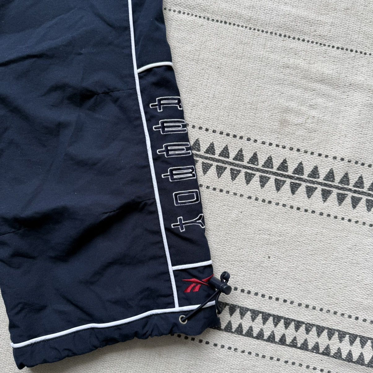 Reebok Vintag Reebok Long short Y2K loose fit Japanese logo Size US 34 / EU 50 - 5 Thumbnail