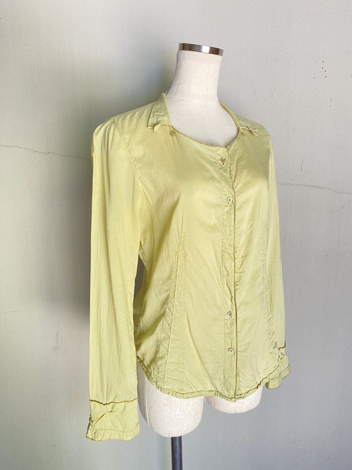 Marithe + Francois Girbaud MARITHE + FRANCOIS GIRBAUD Light Yellow Button-Up Blouse Size ONE SIZE - 22 Thumbnail