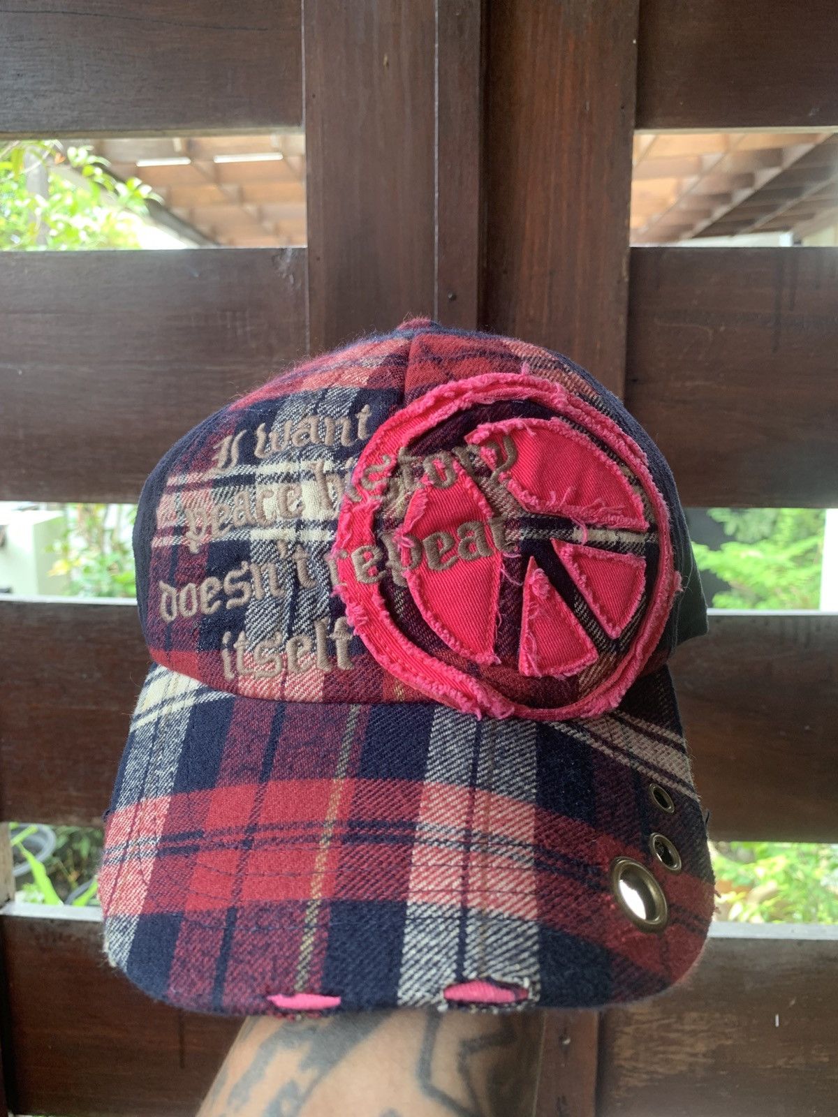 Japanese Poem & Peace Emboired hat Kapital Style