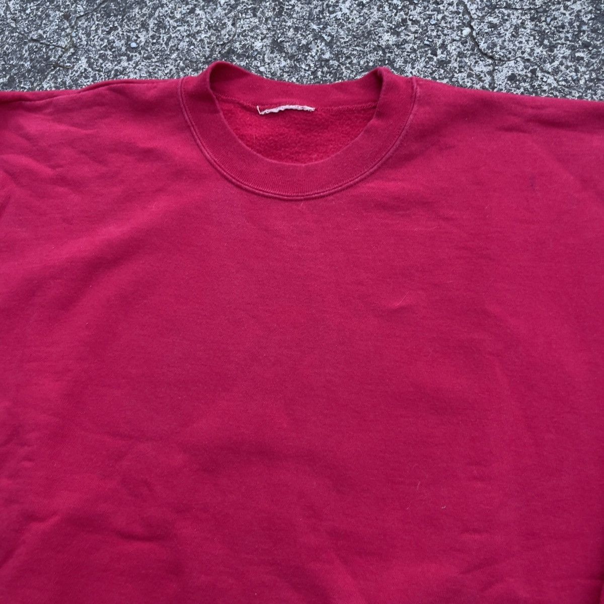 Vintage Vintage 90s Heavyweight Red Crewneck Pullover Sweatshirt Size US L / EU 52-54 / 3 - 2 Thumbnail