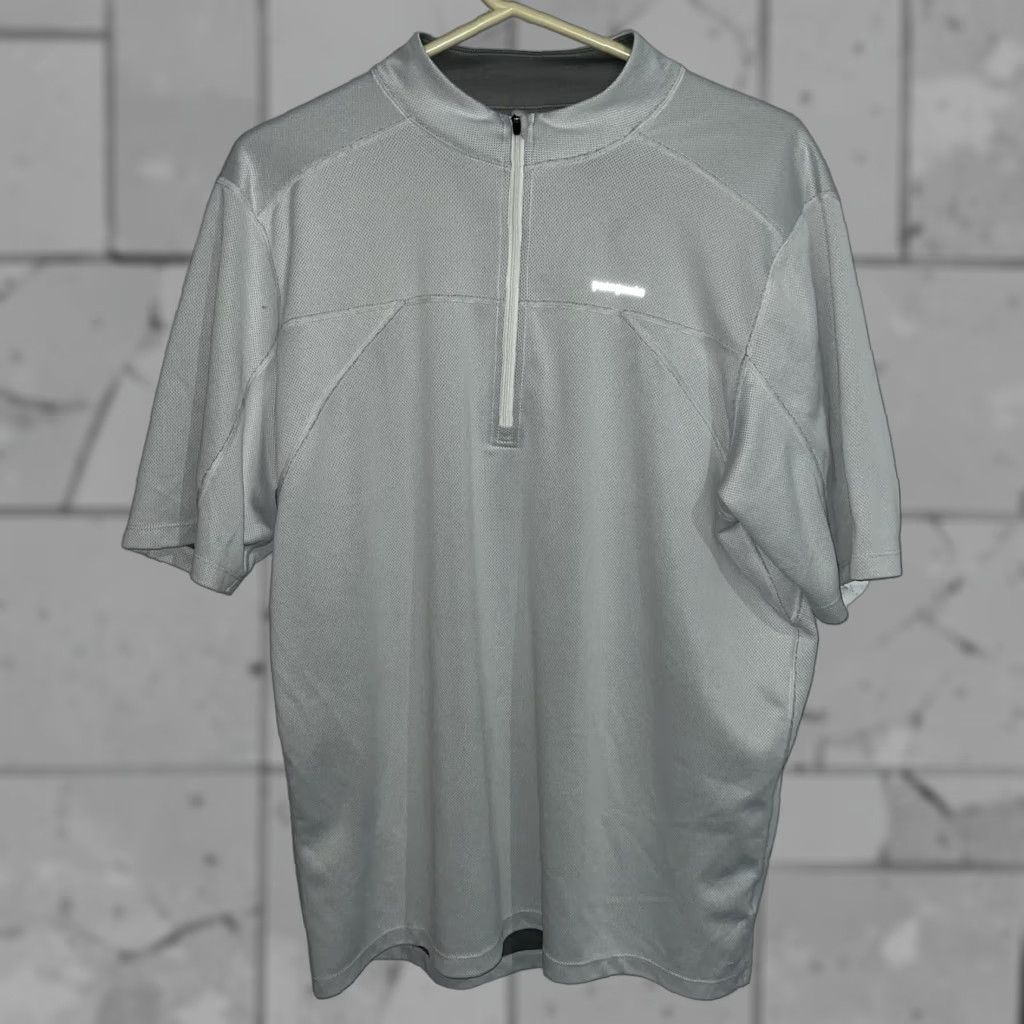 Patagonia Patagonia Tee Mens Size XL Gray Athletic Stretchy half zip Size US XL / EU 56 / 4 - 1 Thumbnail