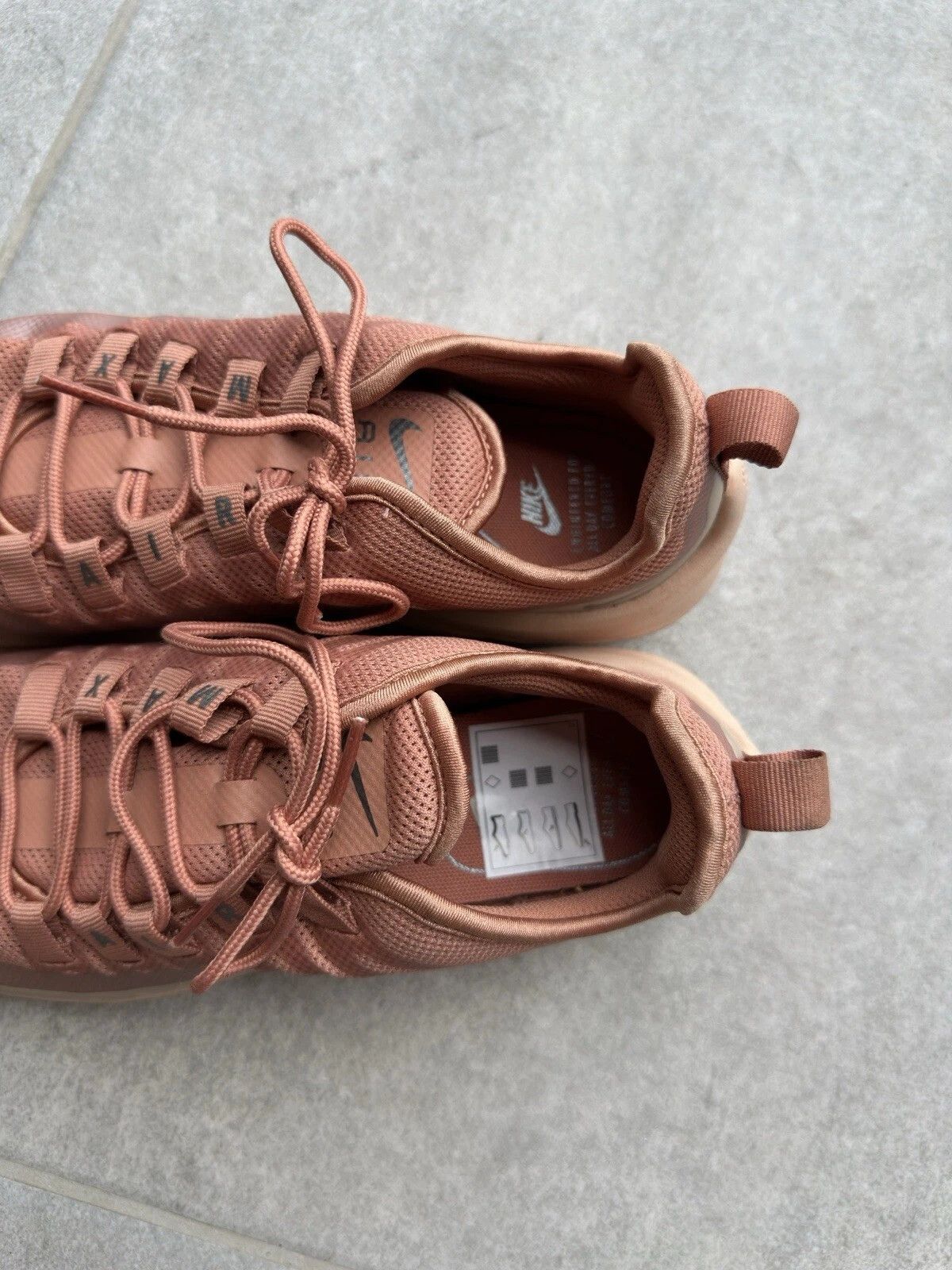 Nike Nike Air Max Axis Rose Blush Womens Running Shoes Size US 8.5 / IT 38.5 - 11 Thumbnail