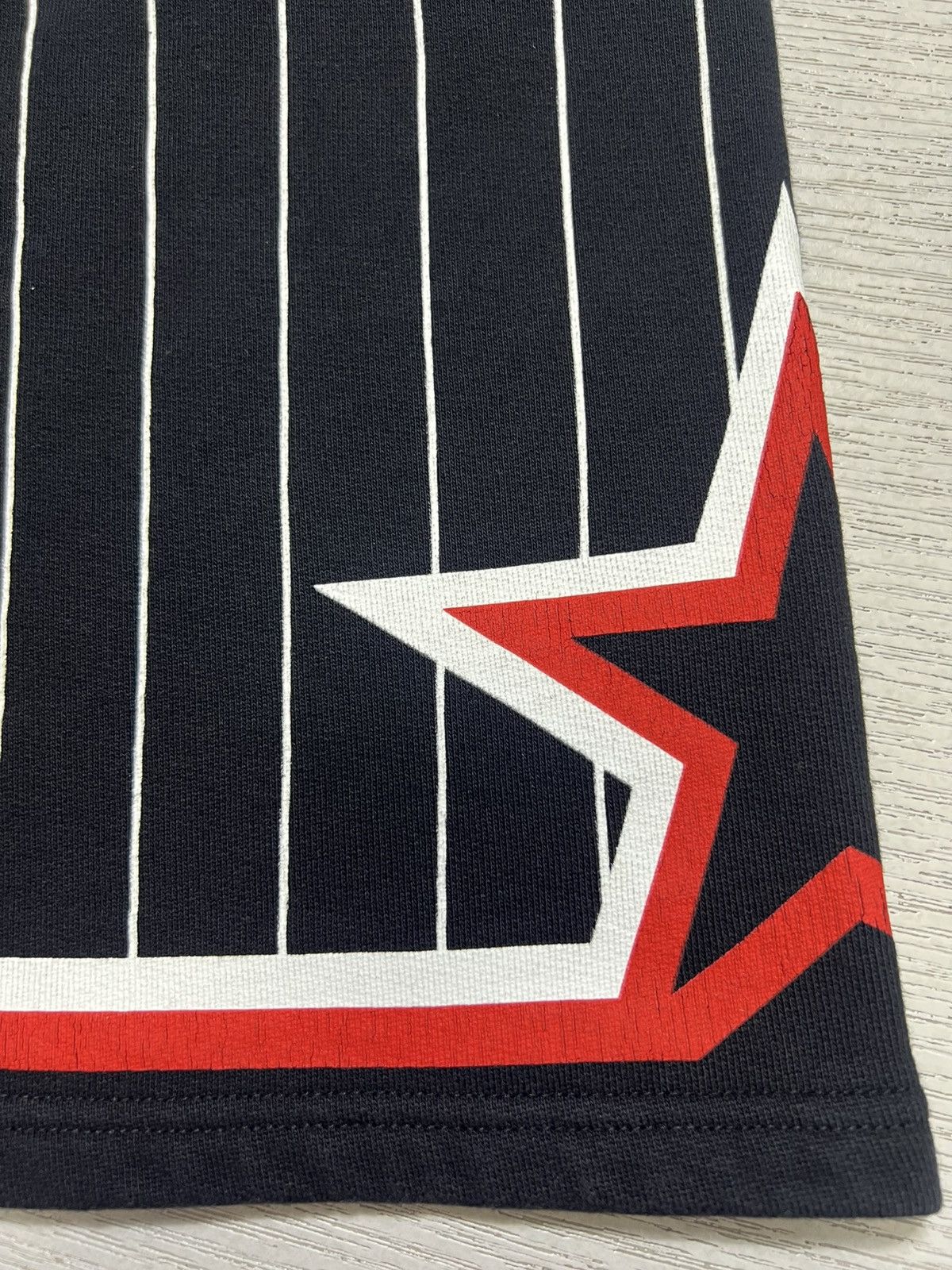 Givenchy Givenchy - Stars Stripe Sweatshorts Size US 30 / EU 46 - 13 Thumbnail