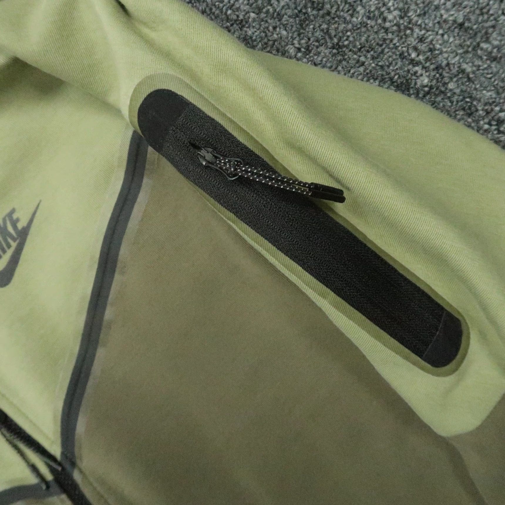 Nike Nike Hoodie Mens Small Olive Green Tech Fleece Pockets Full Zip Sportswear Nike Sportswear Shirt Hoodie Mens Small Green Size US S / EU 44-46 / 1 - 4 Thumbnail