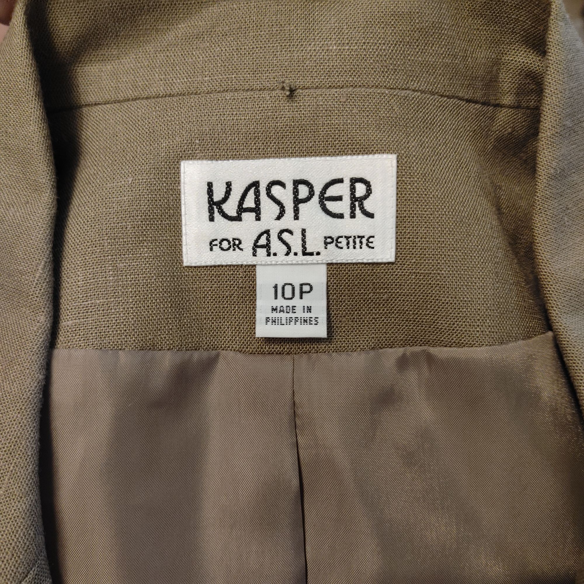 Kasper Kasper Women's Petite Beige 2pc Short Sleeve Button Top + A Size L / US 10 / IT 46 - 3 Thumbnail