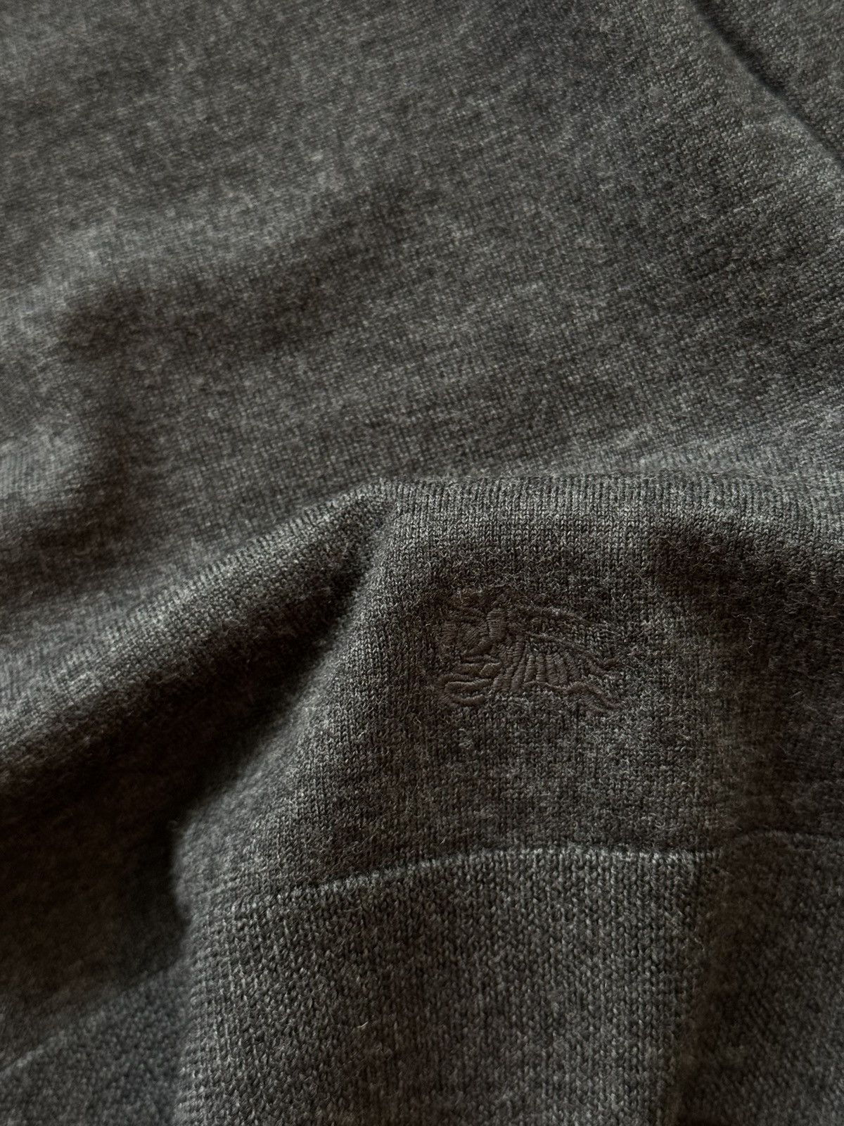 Burberry × Designer Burberry 100% wool luxury v-neck sweater Size M / US 6-8 / IT 42-44 - 3 Thumbnail