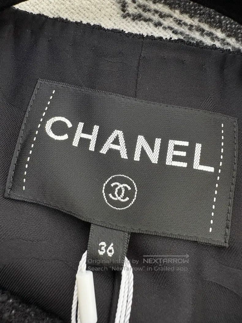 Chanel Chanel 20K Equestrian Series Black Wave Edge Tweed Gold Bu Size XS / US 0-2 / IT 36-38 - 4 Thumbnail