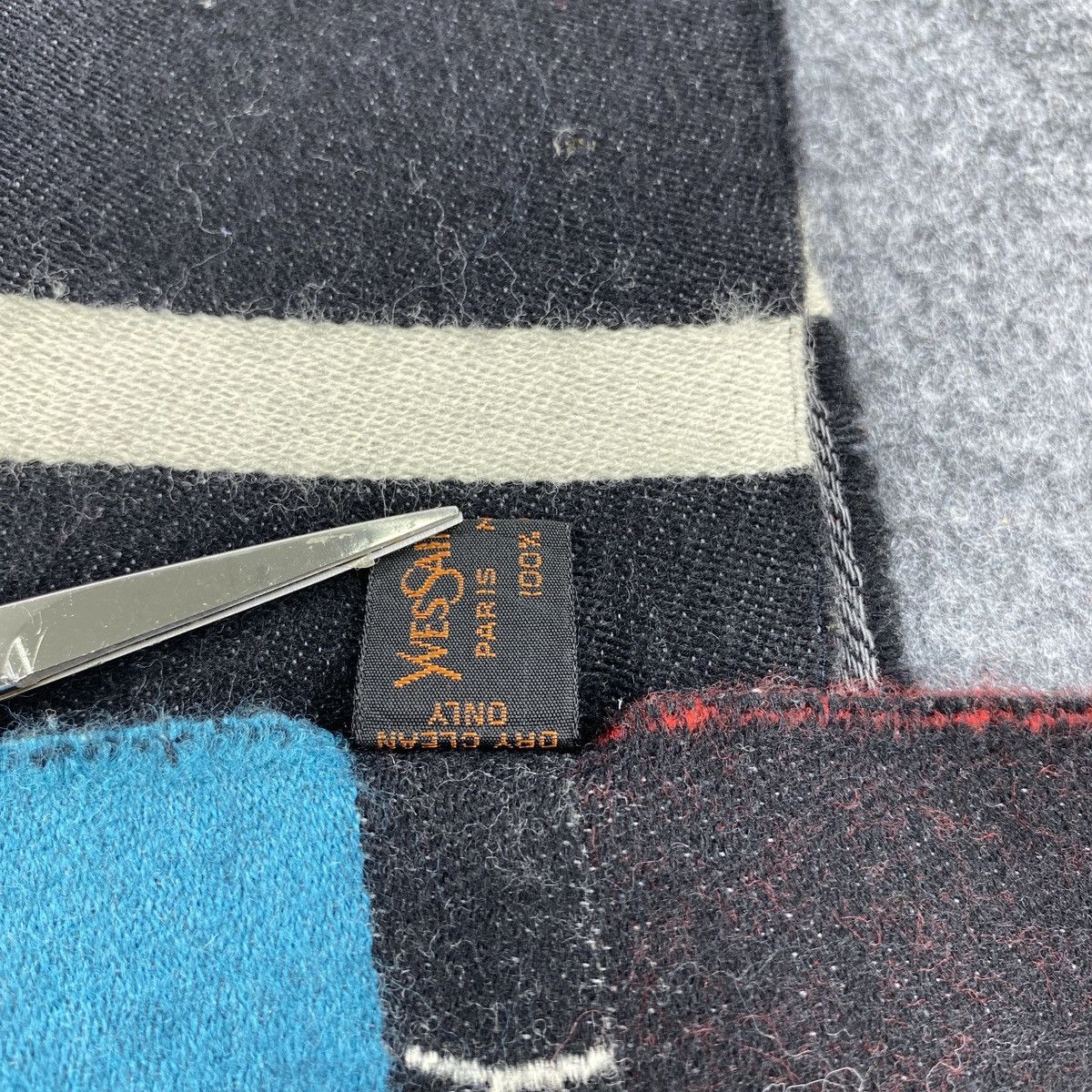 Vintage × Yves Saint Laurent Yves Saint Laurent Scarf # Muffler # Neckwear # D590 Size ONE SIZE - 4 Thumbnail