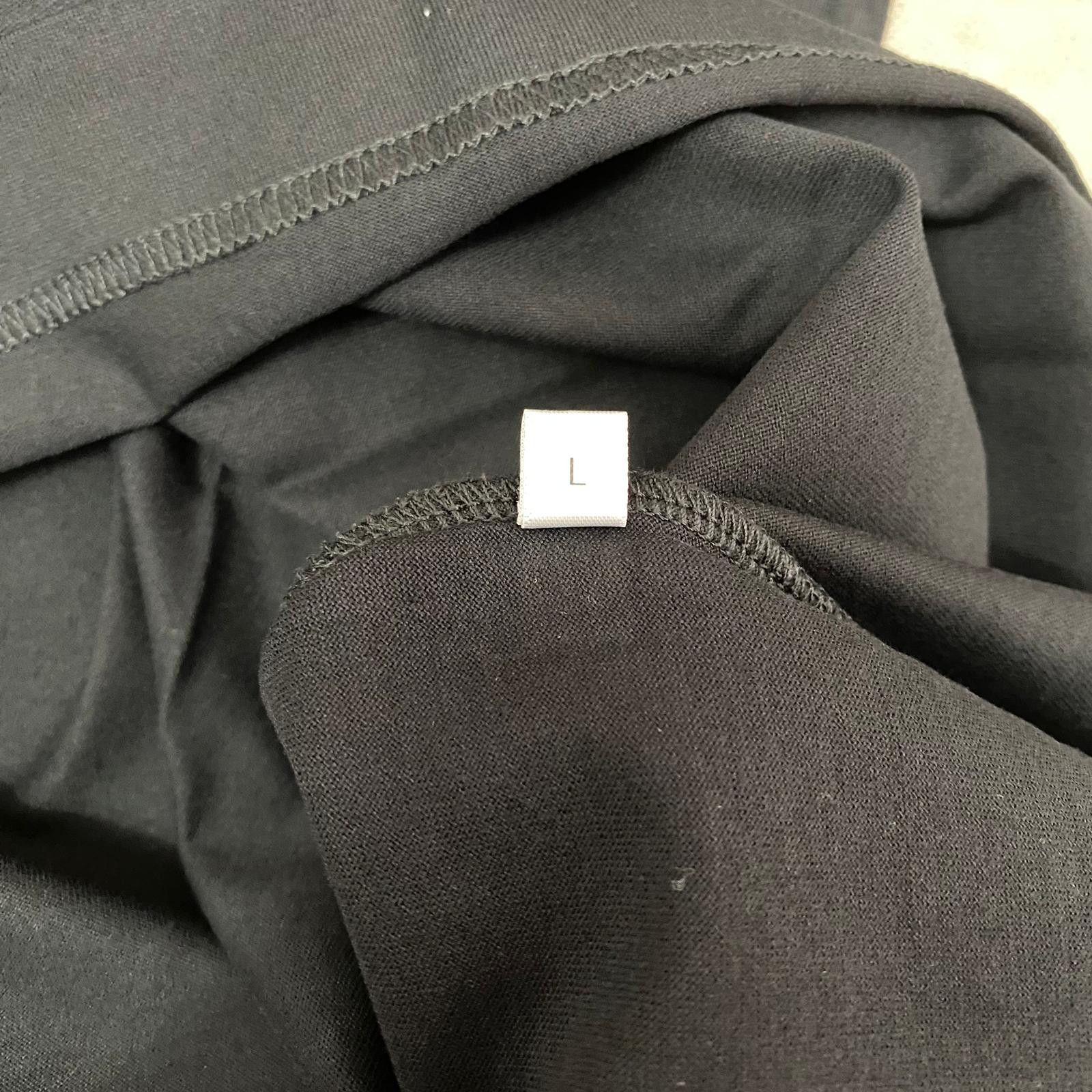 Givenchy Black Reverse Logo T-shirt Size US L / EU 52-54 / 3 - 6 Thumbnail