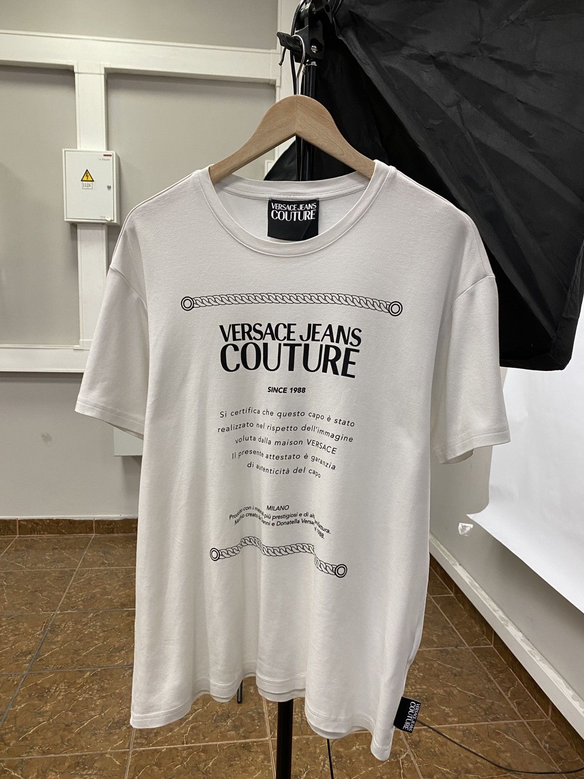 Versace Jeans Couture 🇮🇹 Versace Jeans Couture Rare T-Shirt Size US M / EU 48-50 / 2 - 1 Thumbnail