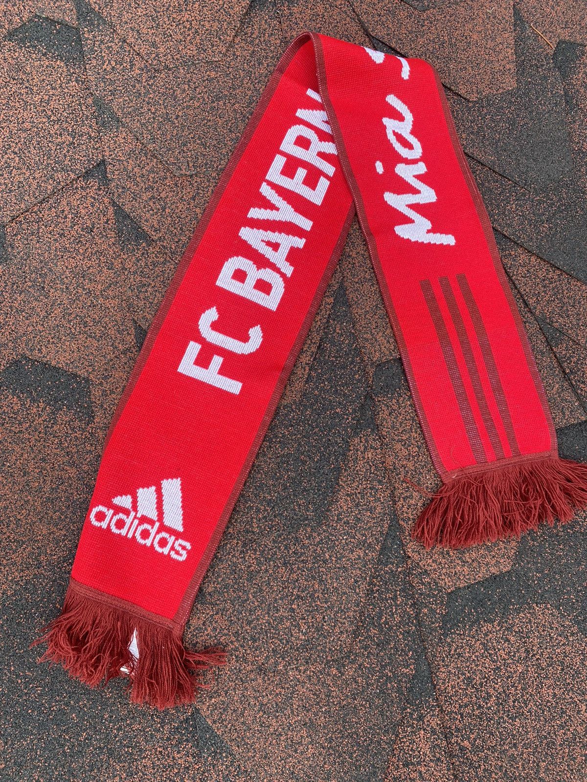 Adidas × Vintage Bayern Munich Official Adidas Red White Scarf 2014/2015 Size ONE SIZE - 3 Thumbnail