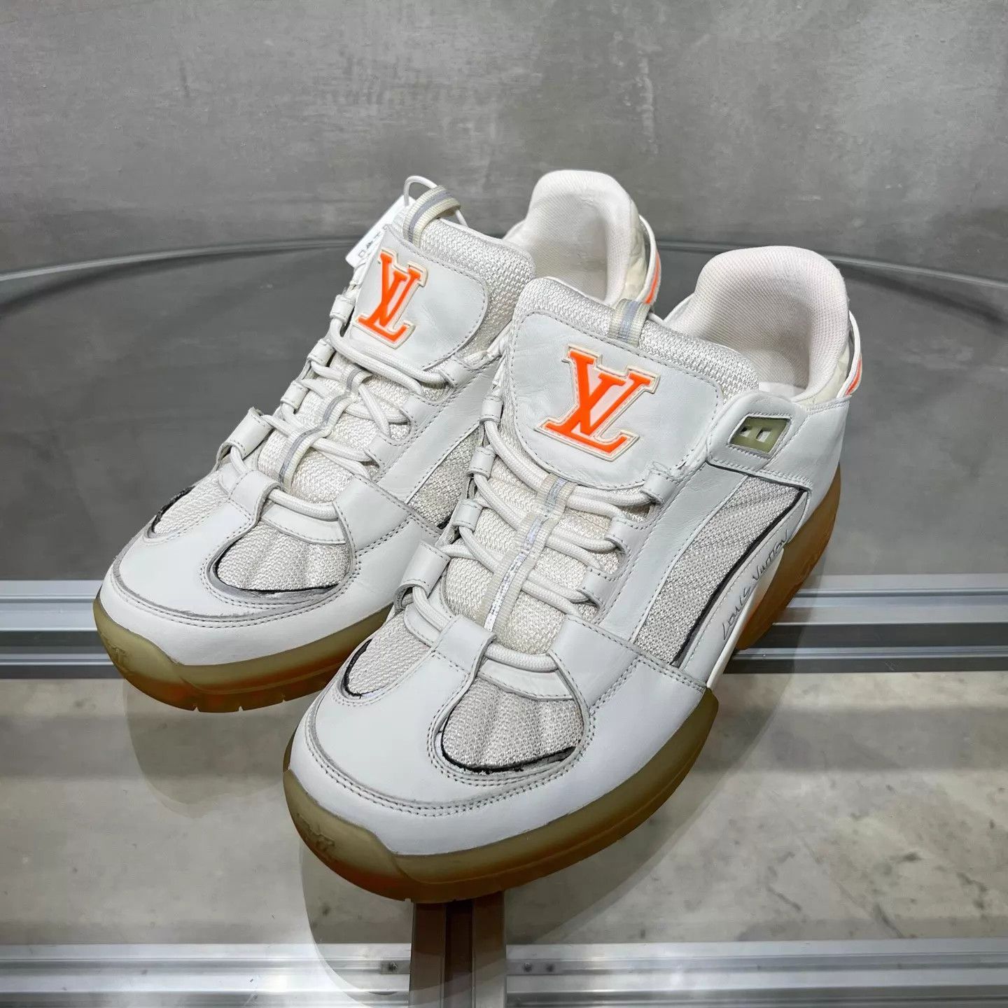 Louis Vuitton LV View White & Orange Sneakers UK6.5/40.5 YH26913 Size US 7.5 / EU 40-41 - 2 Thumbnail