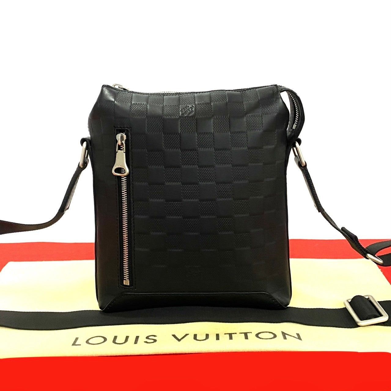 Louis Vuitton Louis Vuitton Shoulder Bag Black Leather Size ONE SIZE - 1 Thumbnail