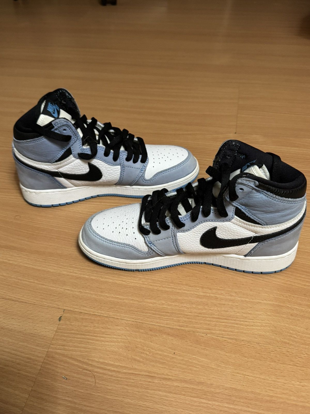 Jordan Brand Air Jordan 1 High UNC Size US 7 / EU 40 - 3 Thumbnail