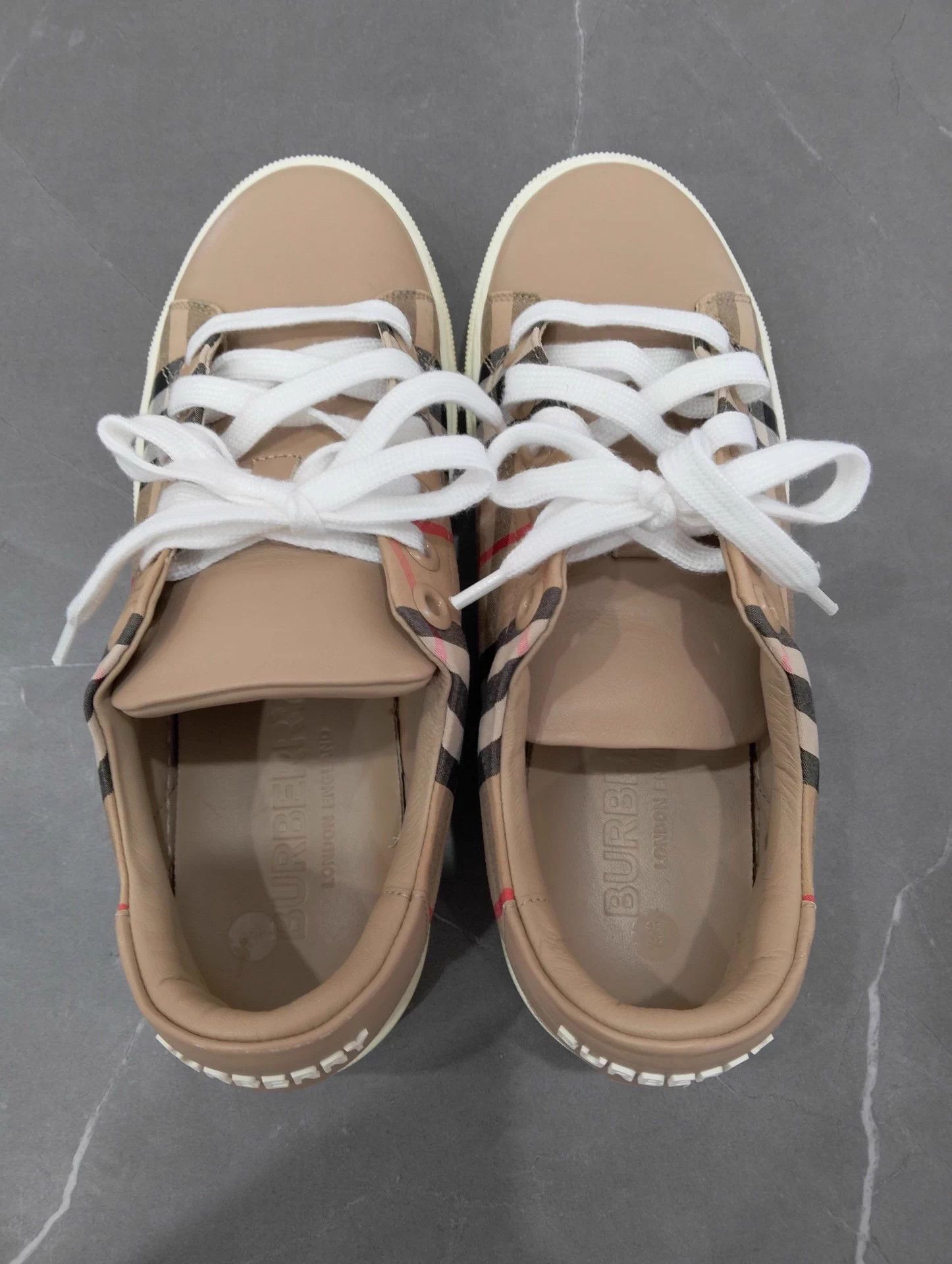 Burberry Burberry Check Sneakers women's 36.5 95 New Size US 5.5 / IT 35.5 - 7 Thumbnail