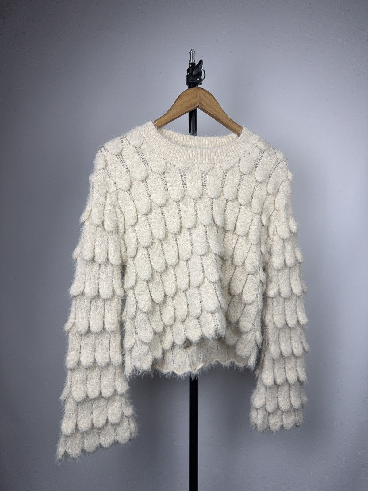 Japanese Brand Japanese 00s Avant-Garde Fuzzy Knit Sweater Flared Sleeves Size M / US 6-8 / IT 42-44 - 1 Thumbnail