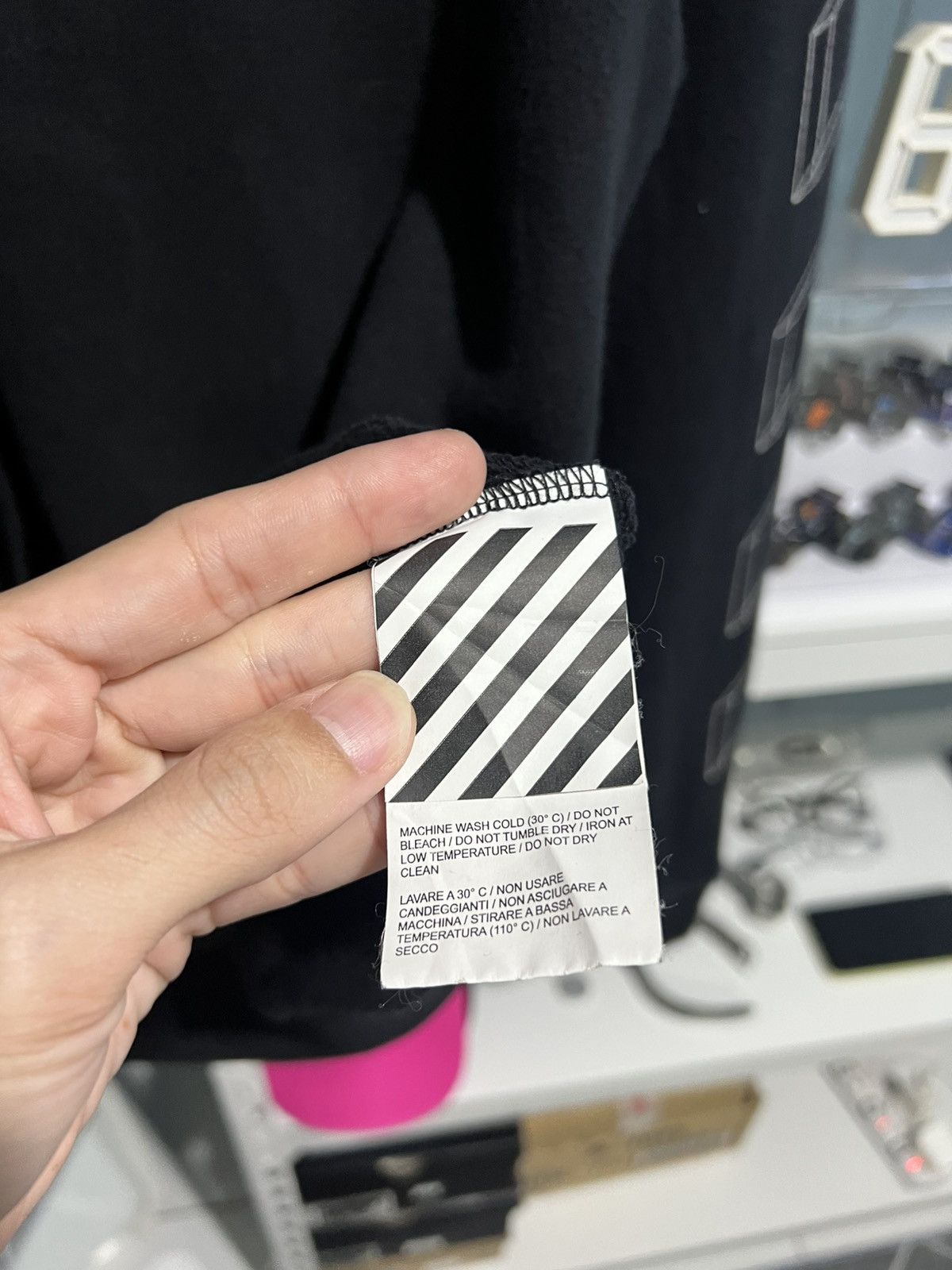 Off-White OFF-WHITE ARROW GRAPHIC WASHED BLACK SWEATSHIRT 2018 Size US M / EU 48-50 / 2 - 6 Thumbnail