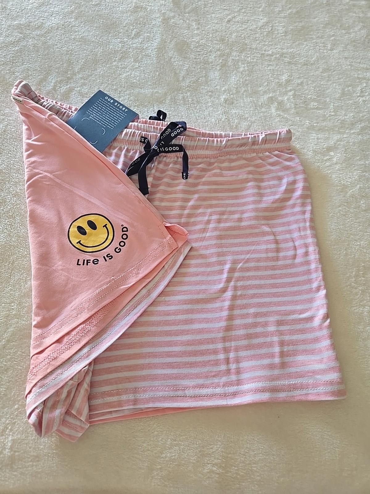 Life is Good LIFE IS GOOD Women’s Lounge Shorts Size M New $58 lot of 2 Size ONE SIZE - 5 Thumbnail