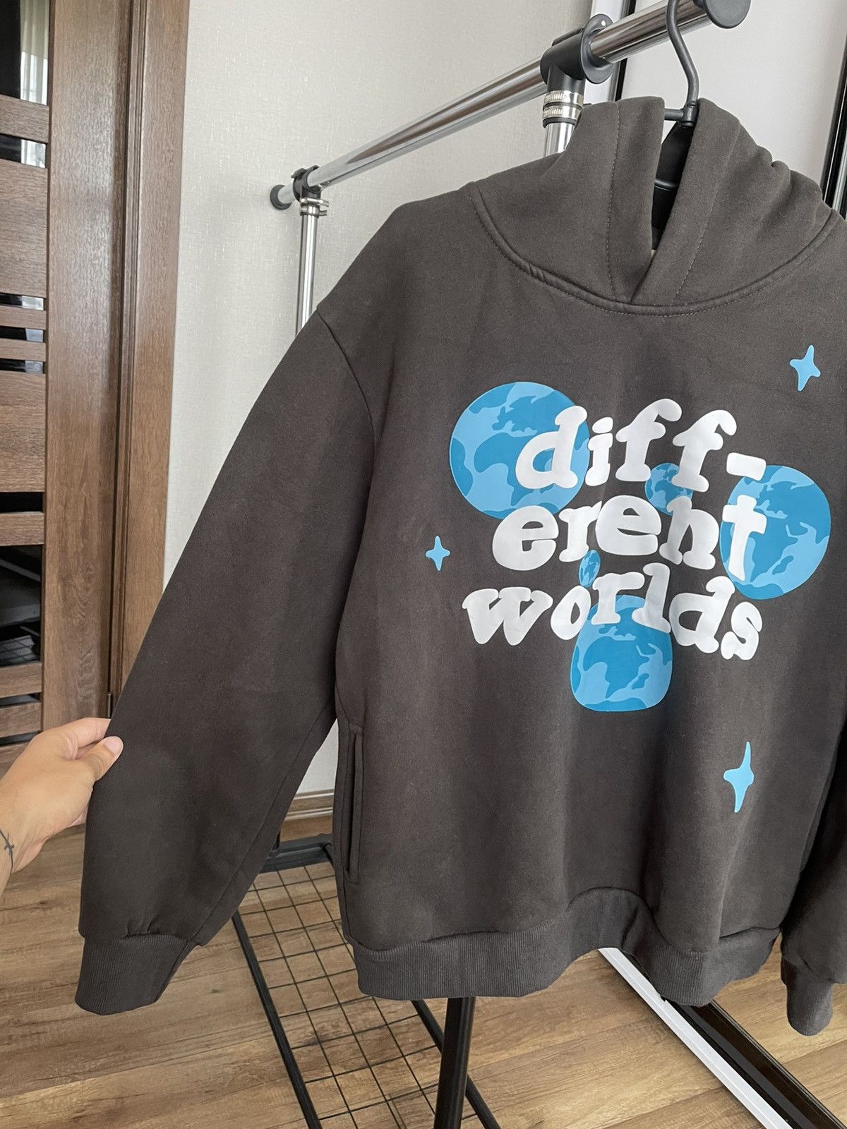 Other Different Worlds Hoodie Pullover Size US M / EU 48-50 / 2 - 7 Thumbnail