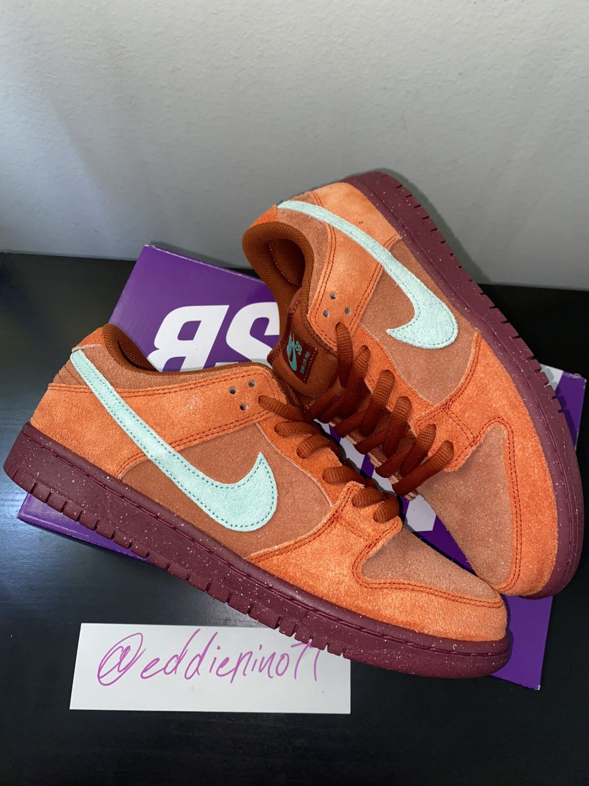 Nike Nike SB Dunk Low PRM (MYSTIC RED) Size US 8.5 / EU 41-42 - 15 Thumbnail