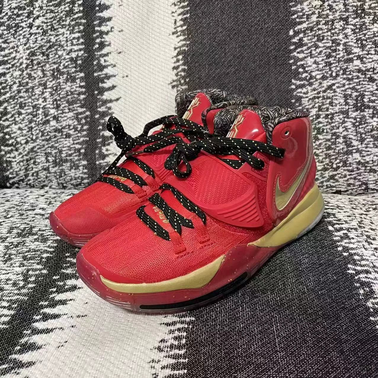 Nike Nike KYRIE Red Lowtop Sneakers 5.5 Men Size US 5.5 / EU 38 - 1 Thumbnail
