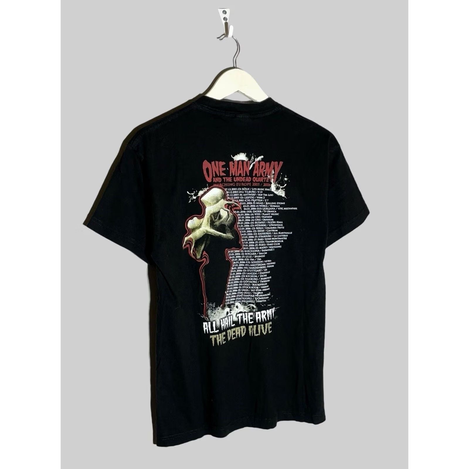 Vintage VINTAGE One Army And The Under Quartet Marching Europe Tour 2005/06 T-Shirt Size M Black Men Size US M / EU 48-50 / 2 - 4 Thumbnail