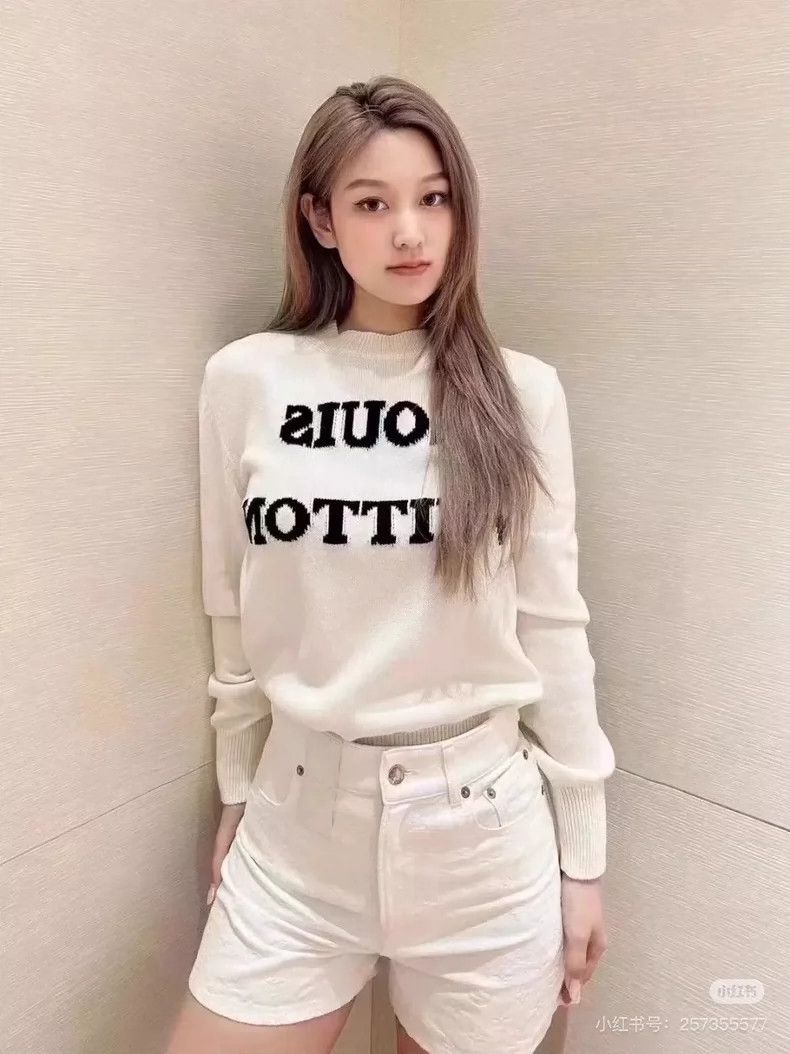 Louis Vuitton LOUIS VUITTON Beige monogrammed knit top long sleeves 2504- Size US M / EU 48-50 / 2 - 8 Thumbnail