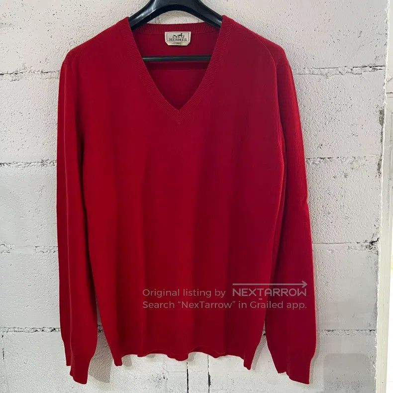 Hermes Red V-Neck Cashmere Sweater Classic V-Neck Design