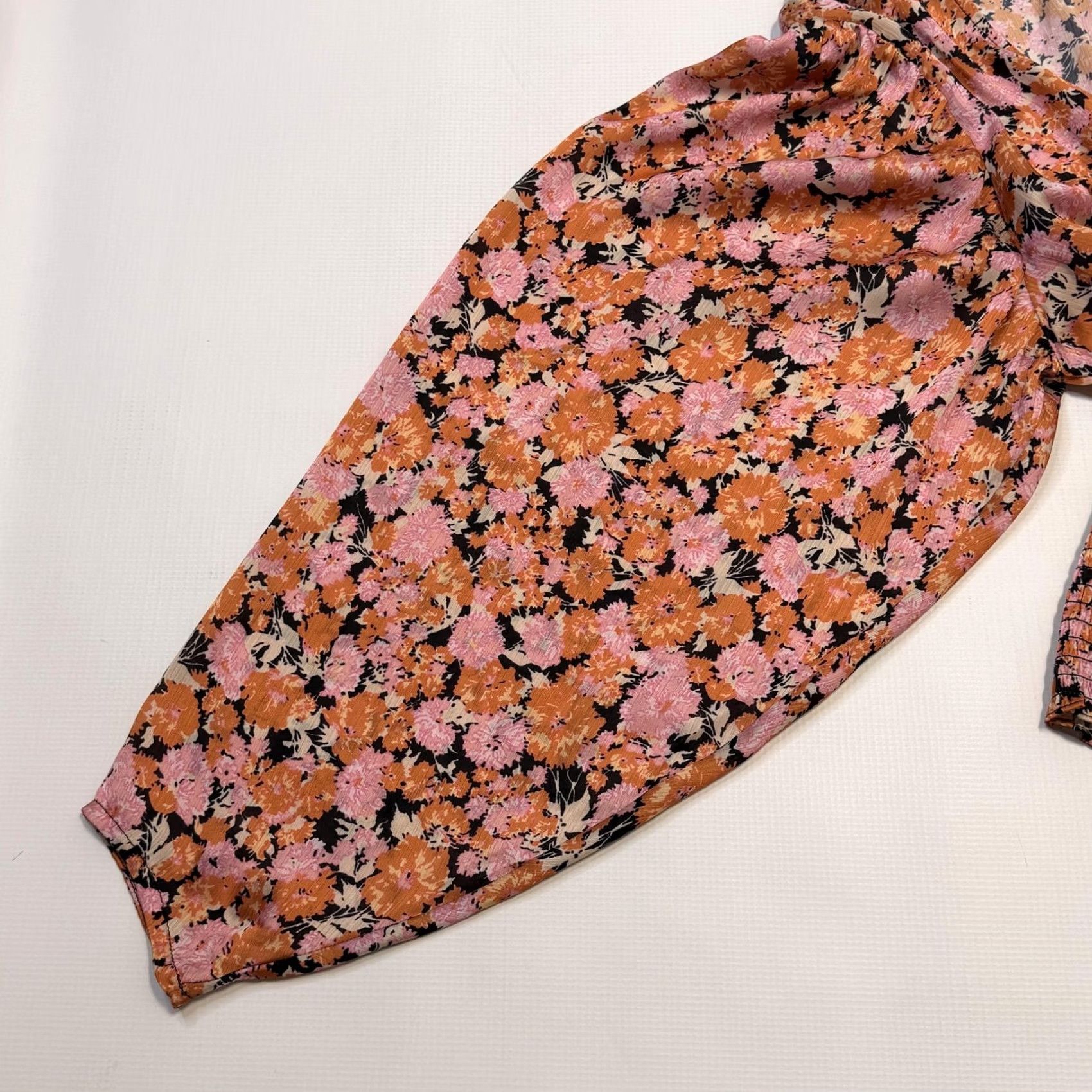 Vintage LEYDEN Blouse Womens M Orange Floral V Neck Long Sleeve Smocked Waist Shirt Size M / US 6-8 / IT 42-44 - 6 Thumbnail