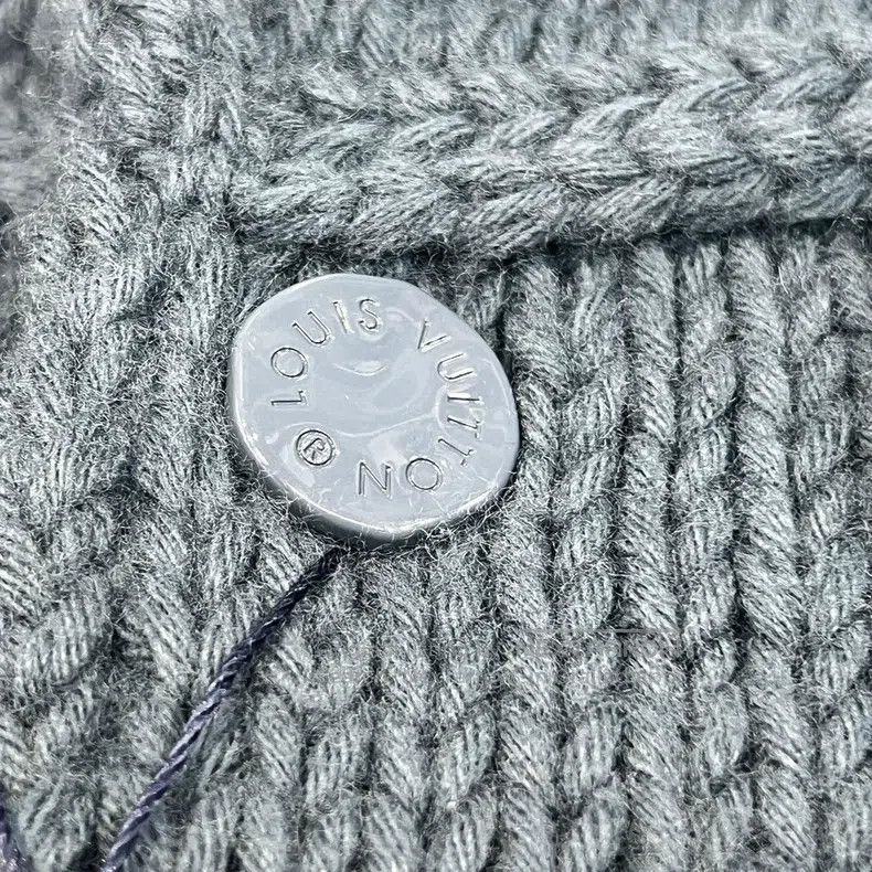 Louis Vuitton Louis Vuitton Knit Button Sweater Jacket Size US S / EU 44-46 / 1 - 5 Thumbnail
