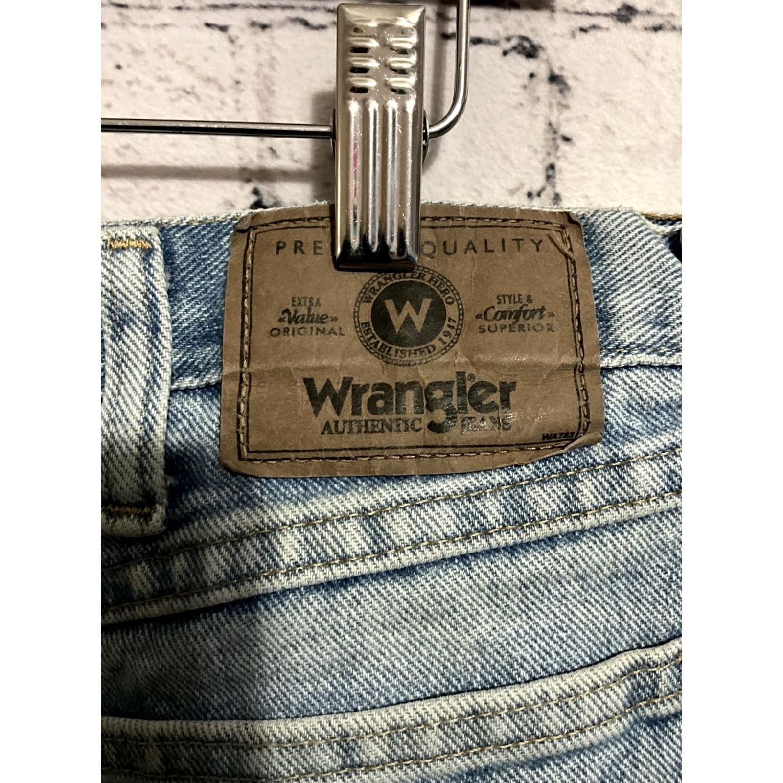 Wrangler Wrangler Jeans Relaxed Fit Men 36x34 Light Blue Denim Jeans Mens Regular 36 INseam Blue denim Size US 36 / EU 52 - 2 Thumbnail