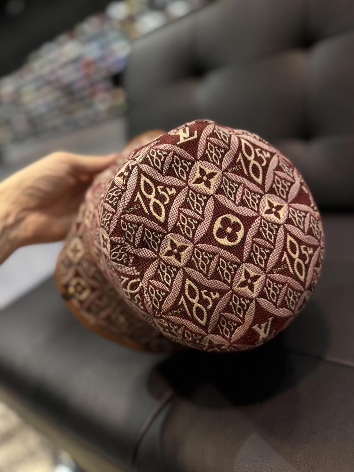 Louis Vuitton Louis Vuitton Monogram Jacquard Shine 1854 Bucket Hat Size ONE SIZE - 6 Thumbnail