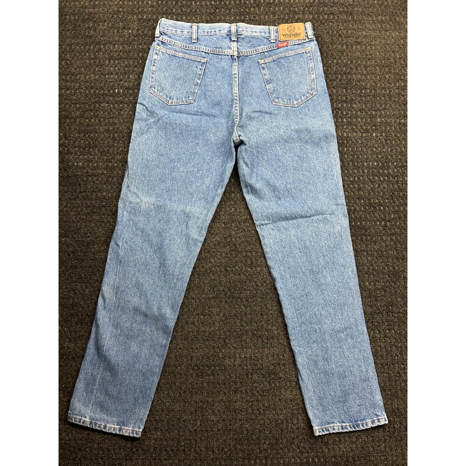 Wrangler VINTAGE Wrangler Jeans Mens 36 x 34 Distressed Workwear Cowboy Cut 90s Light Jeans Mens 36 Blue Cowboy Size US 36 / EU 52 - 2 Thumbnail