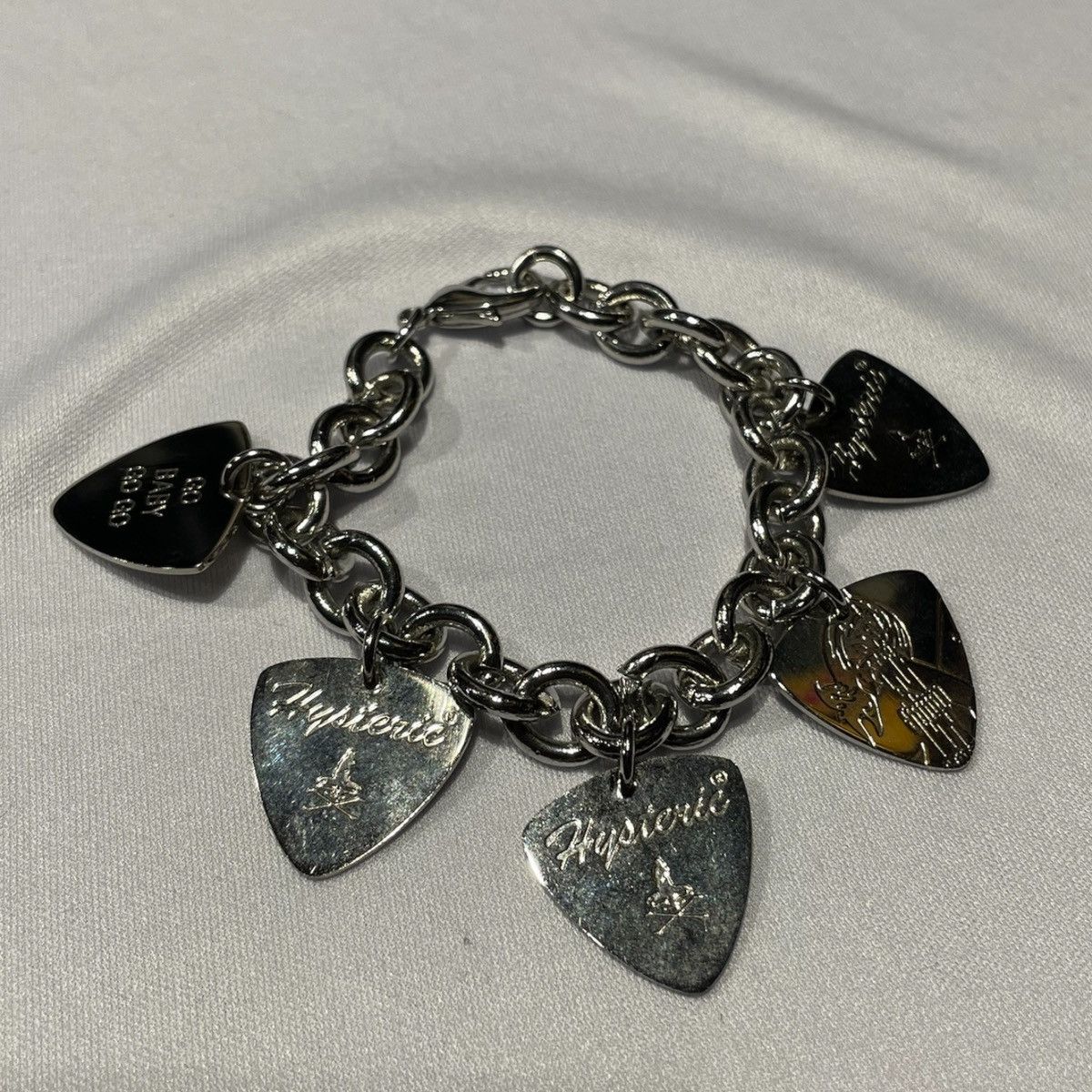 Hysteric Glamour Hysteric Glamour Guitar Pick Charm Bracelet Size ONE SIZE - 7 Thumbnail