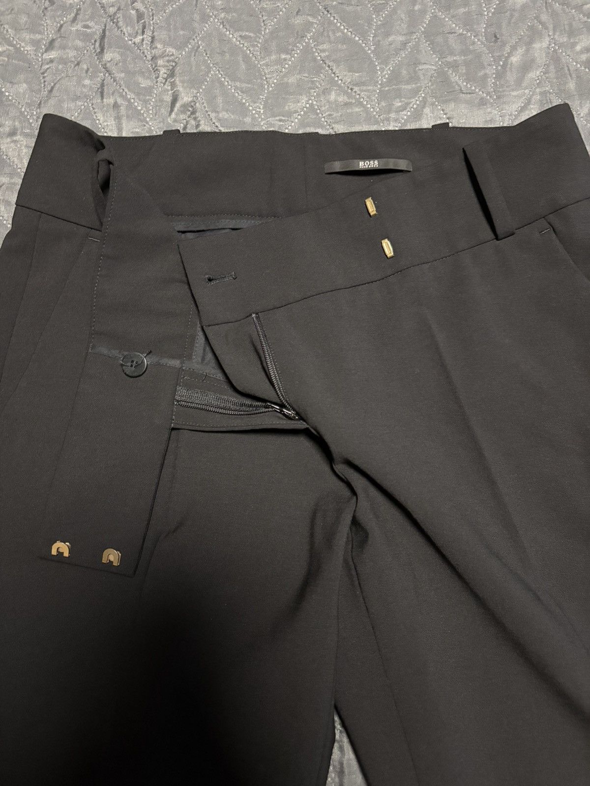 Hugo Boss Hugo Boss Size 28" / US 6 / IT 42 - 2 Thumbnail
