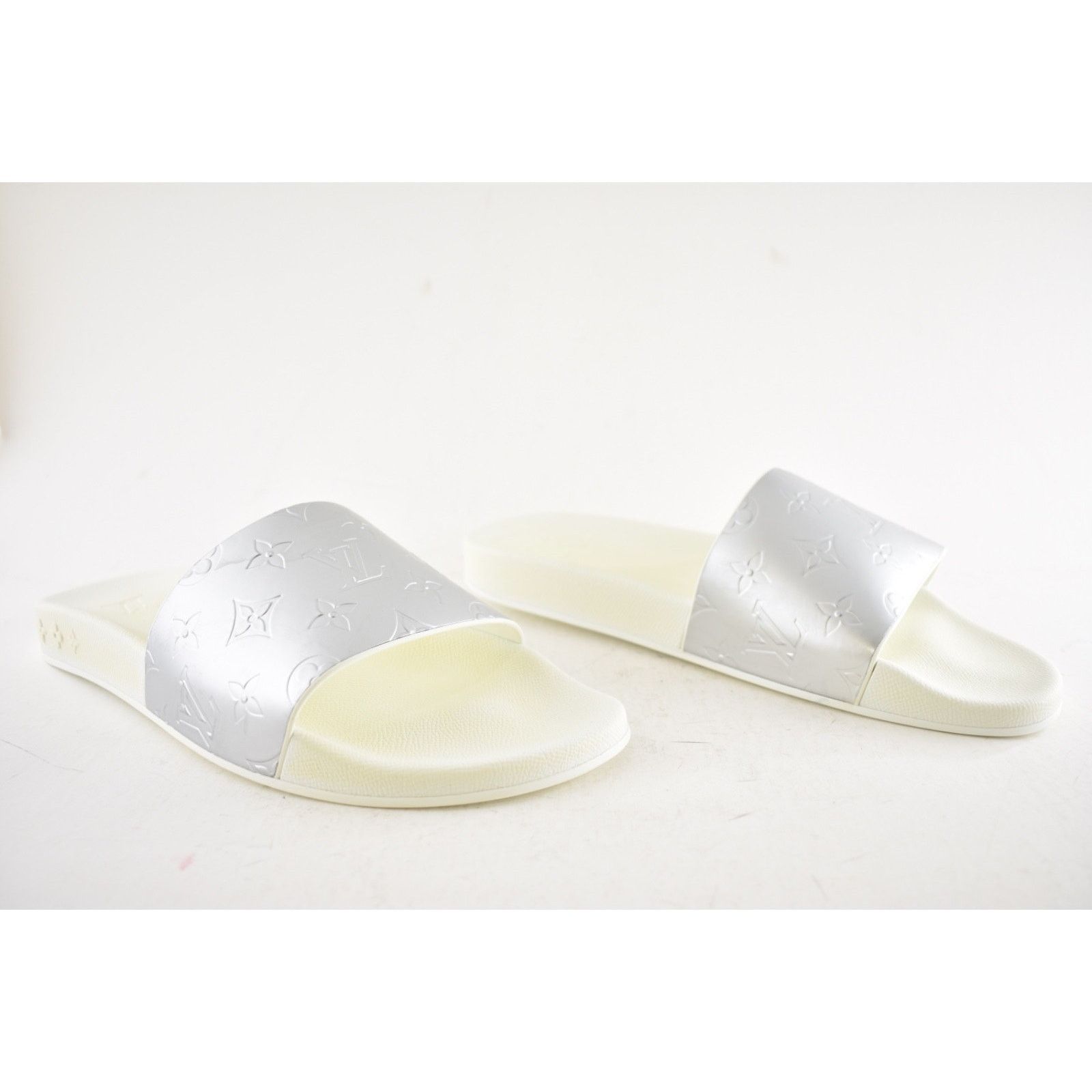 Louis Vuitton Louis Vuitton Silver Monogram Slide Sandal UK 9 US 10 11 Size US 10 / EU 43 - 3 Thumbnail